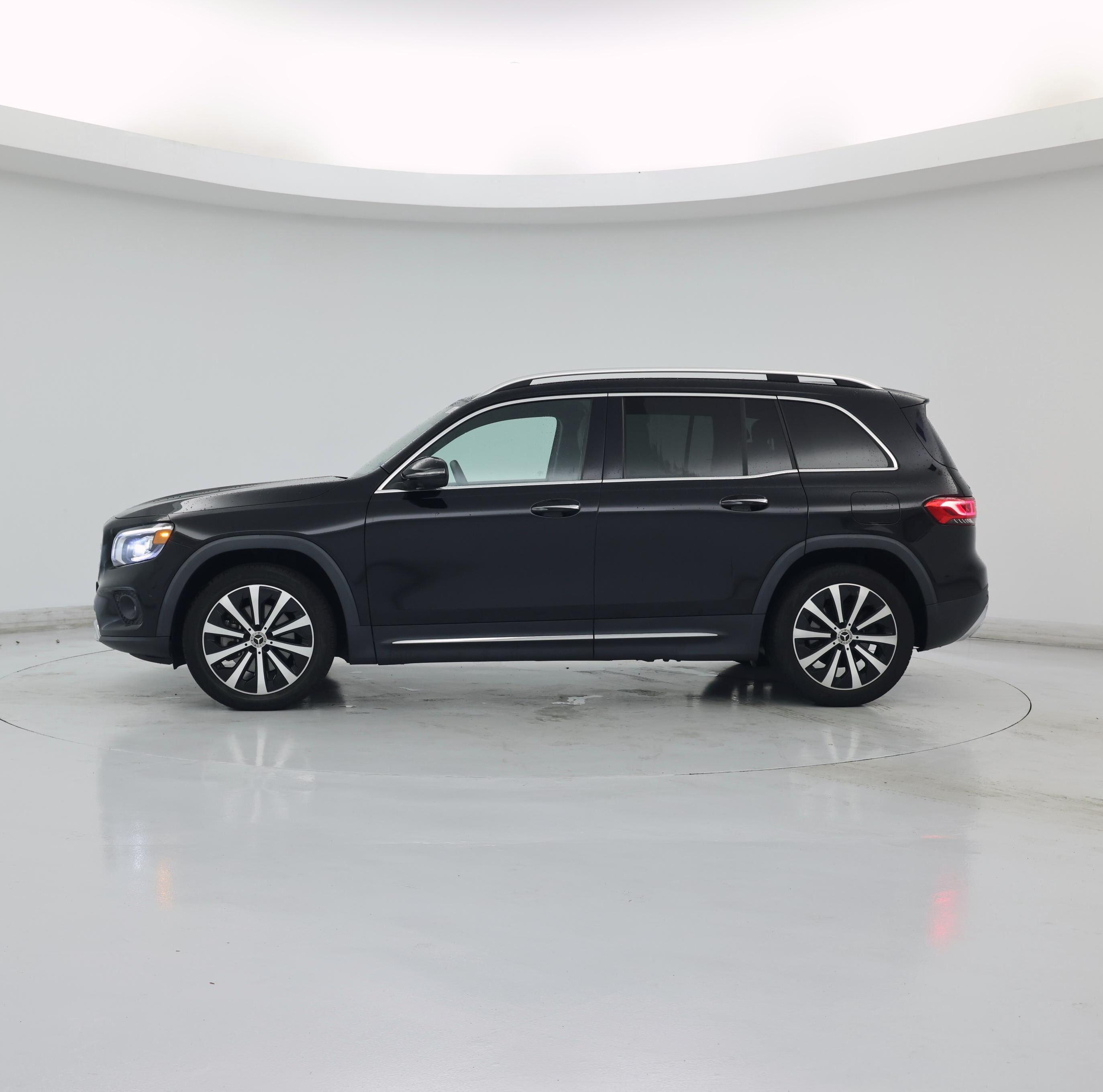 Thumbnail: 2021 Mercedes-Benz GLB - 3