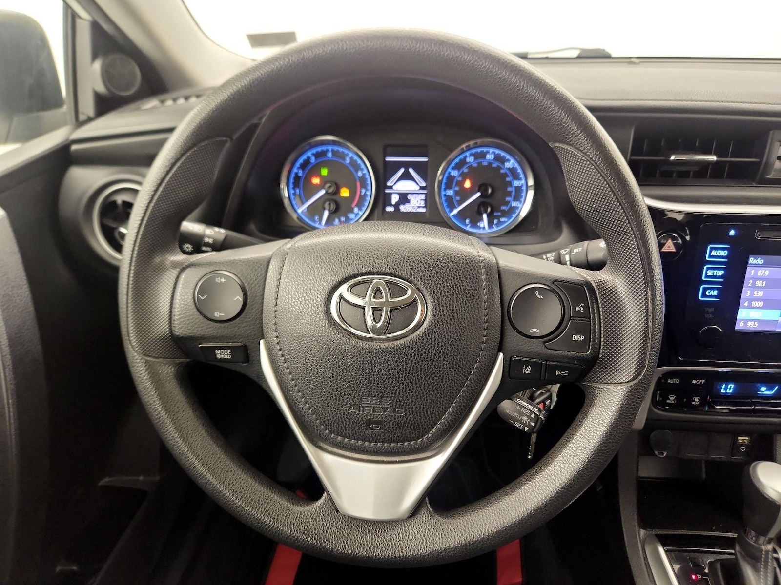 2017 Toyota Corolla LE - Photo 11