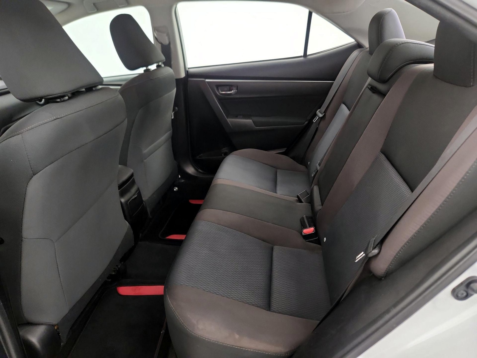 2017 Toyota Corolla LE - Photo 20