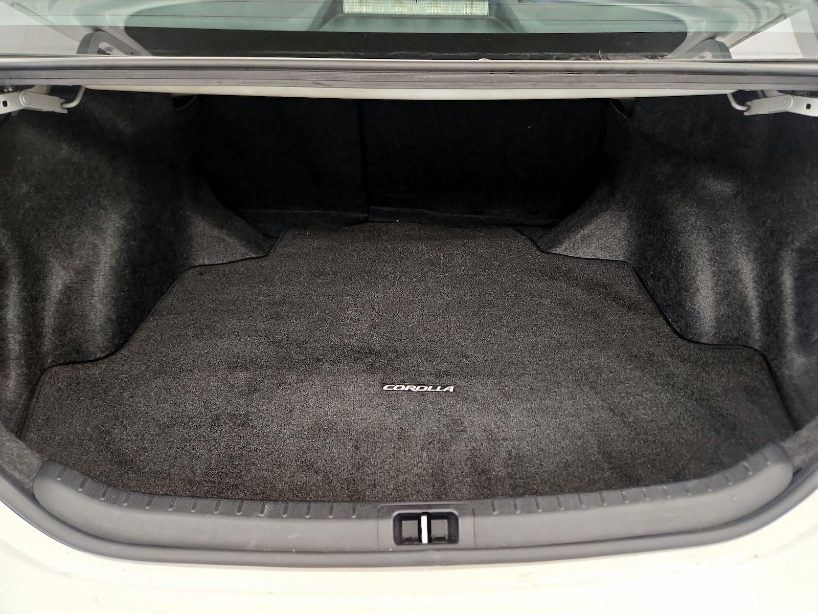 2017 Toyota Corolla LE - Photo 21