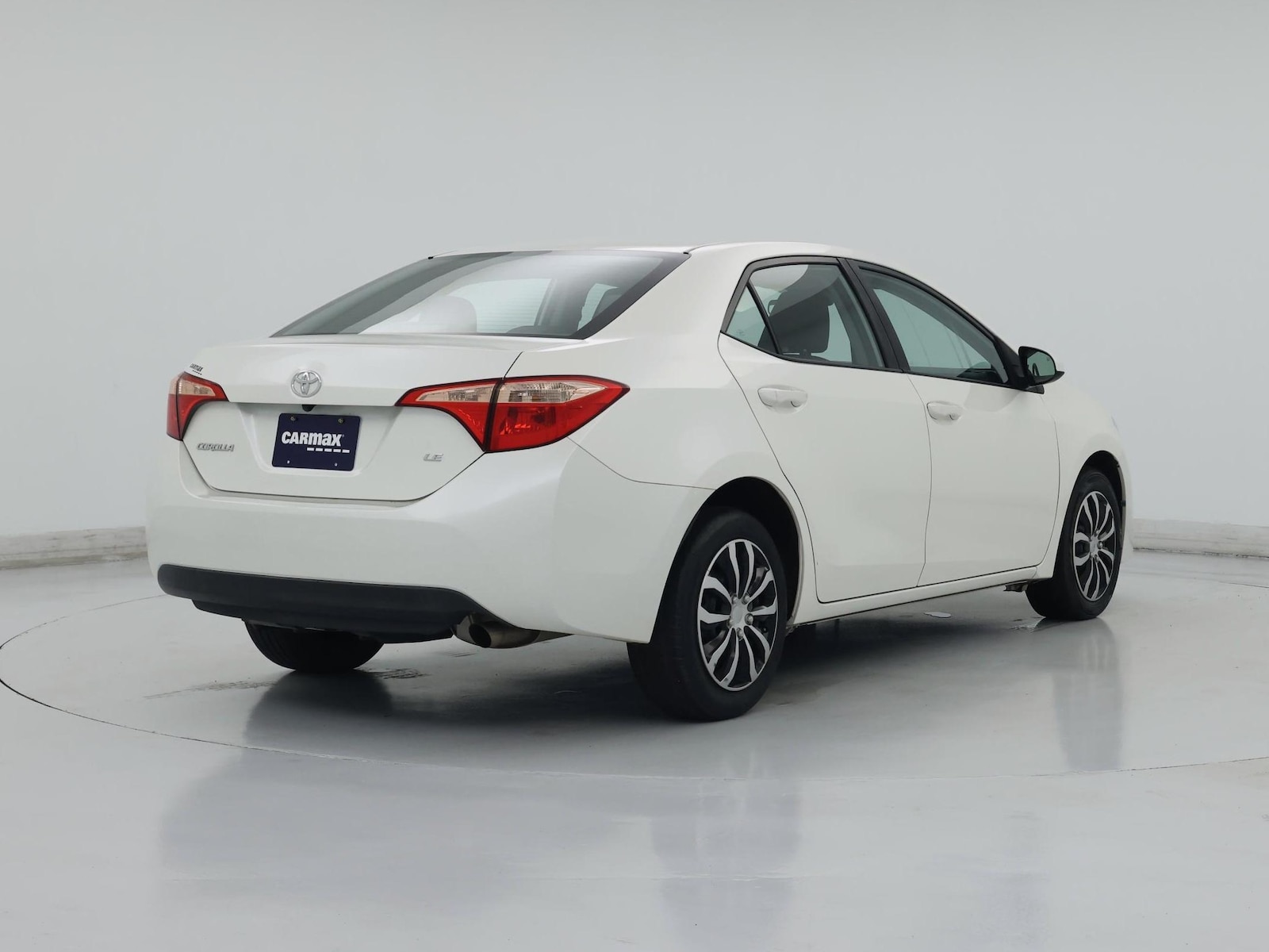 2017 Toyota Corolla LE - Photo 9