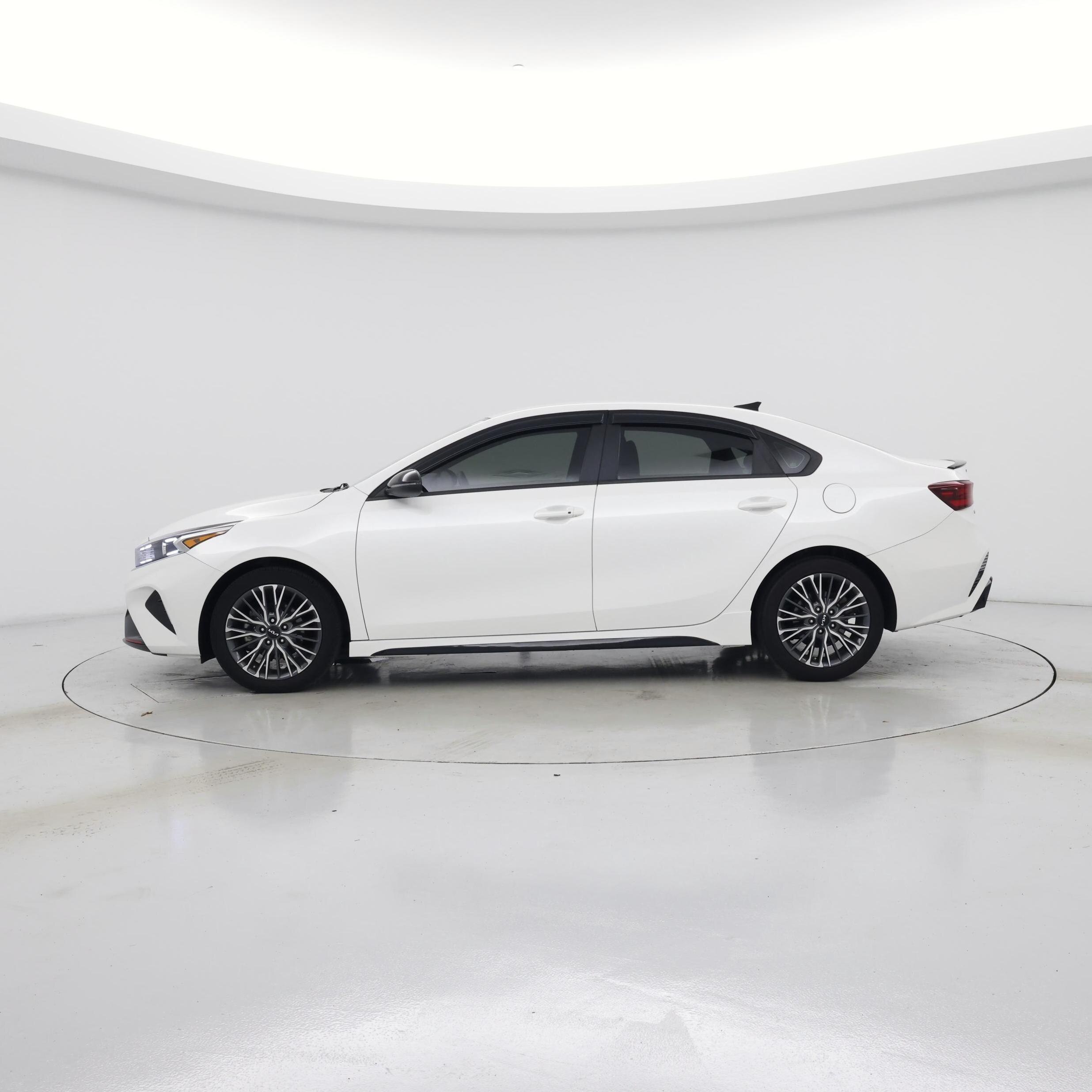Thumbnail: 2024 Kia Forte - 3