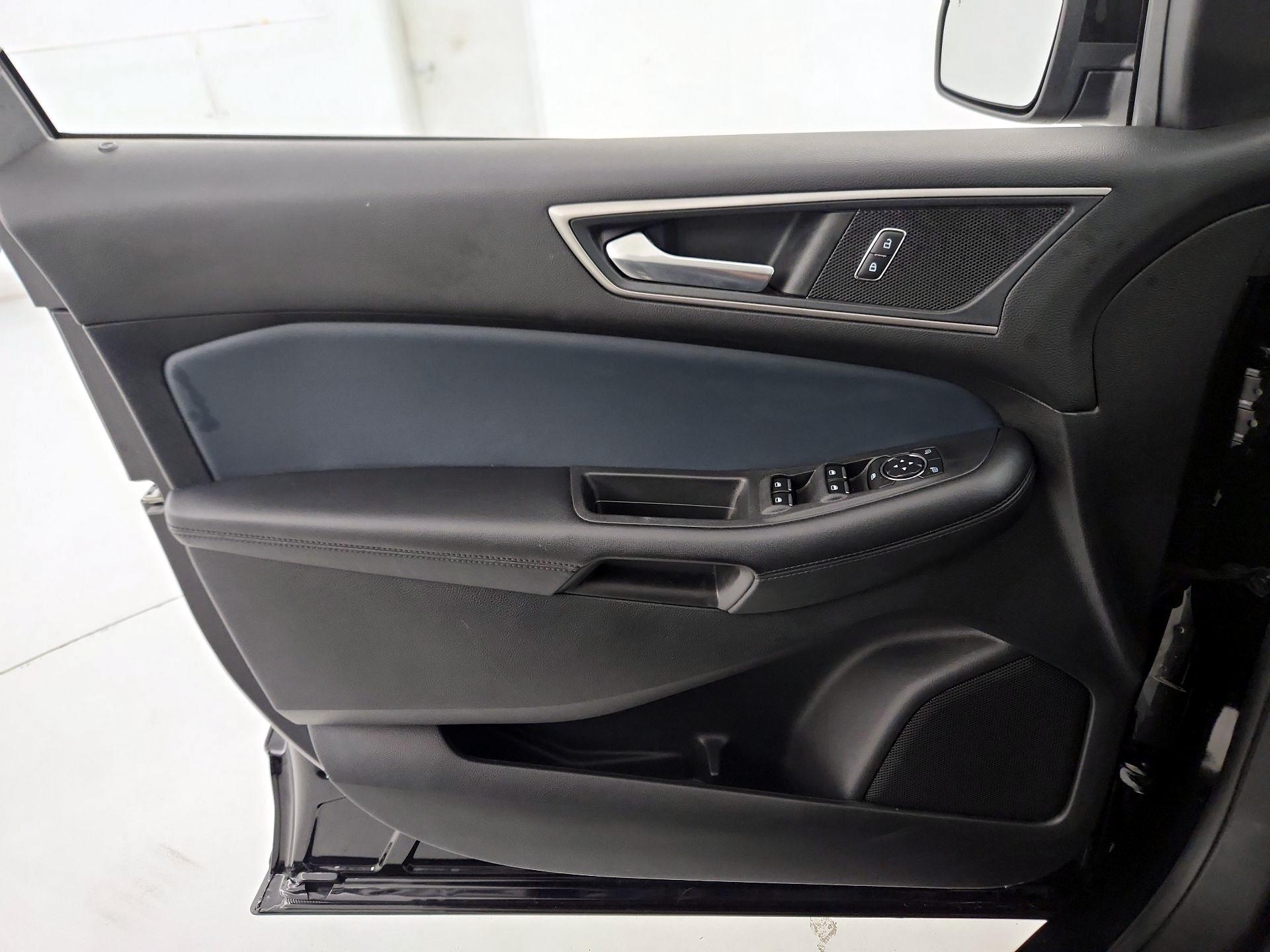 Thumbnail: 2022 Ford Edge - 12