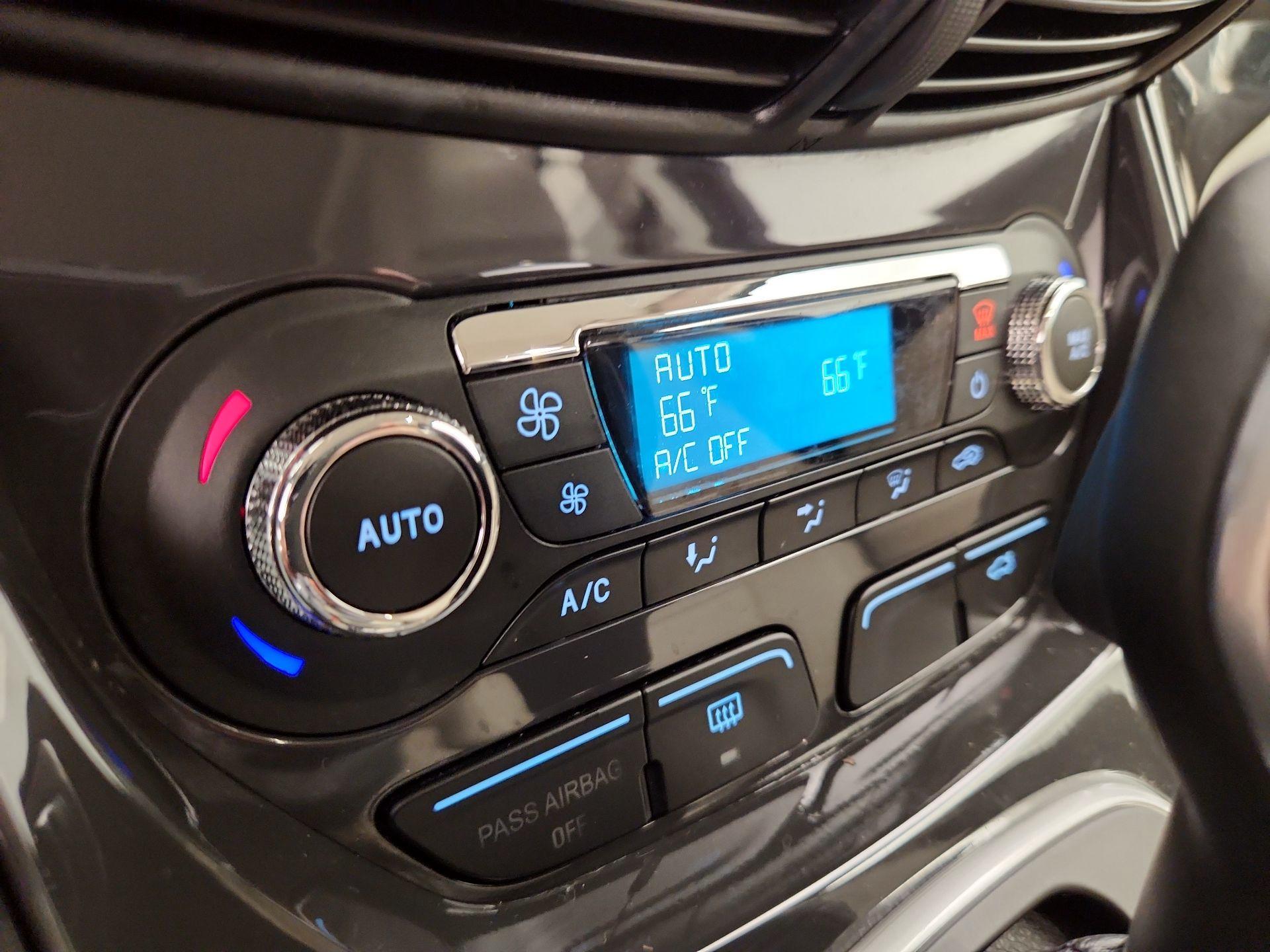 Thumbnail: 2014 Ford Escape - 16