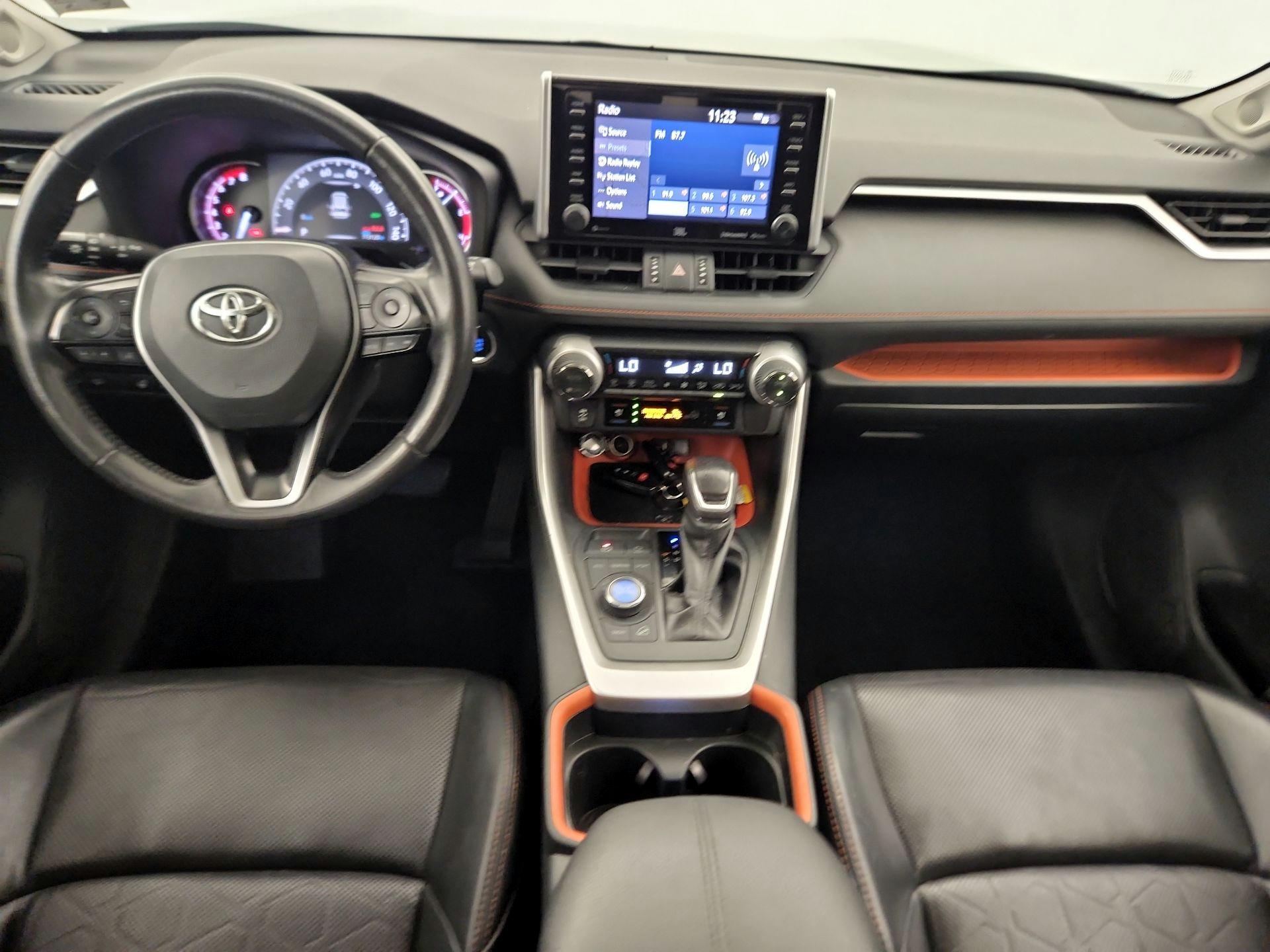 Thumbnail: 2019 Toyota RAV4 - 9