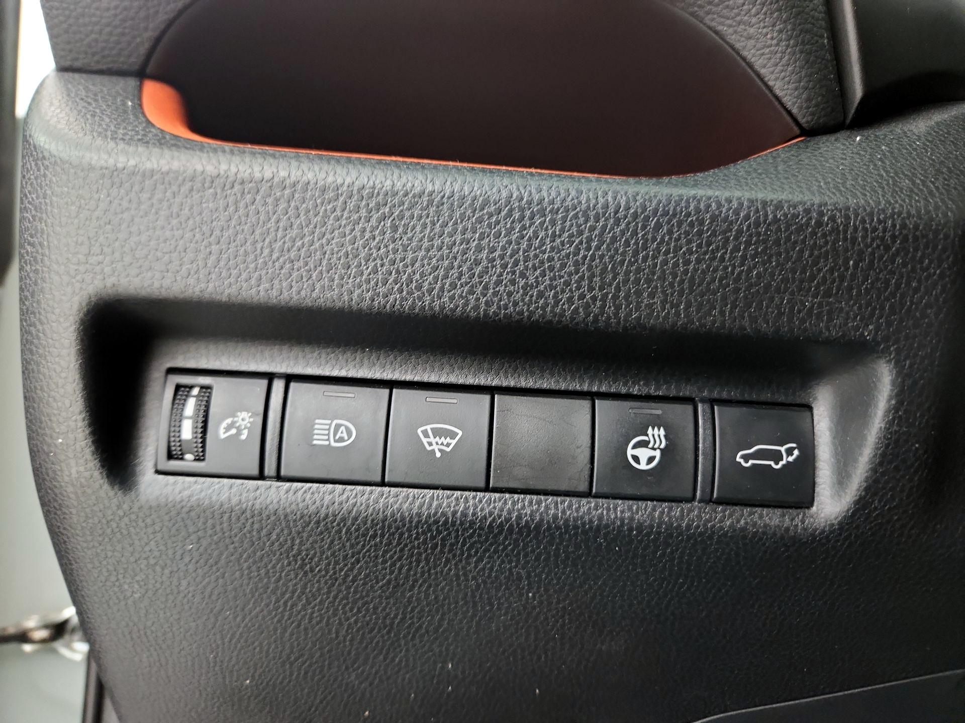 Thumbnail: 2019 Toyota RAV4 - 13