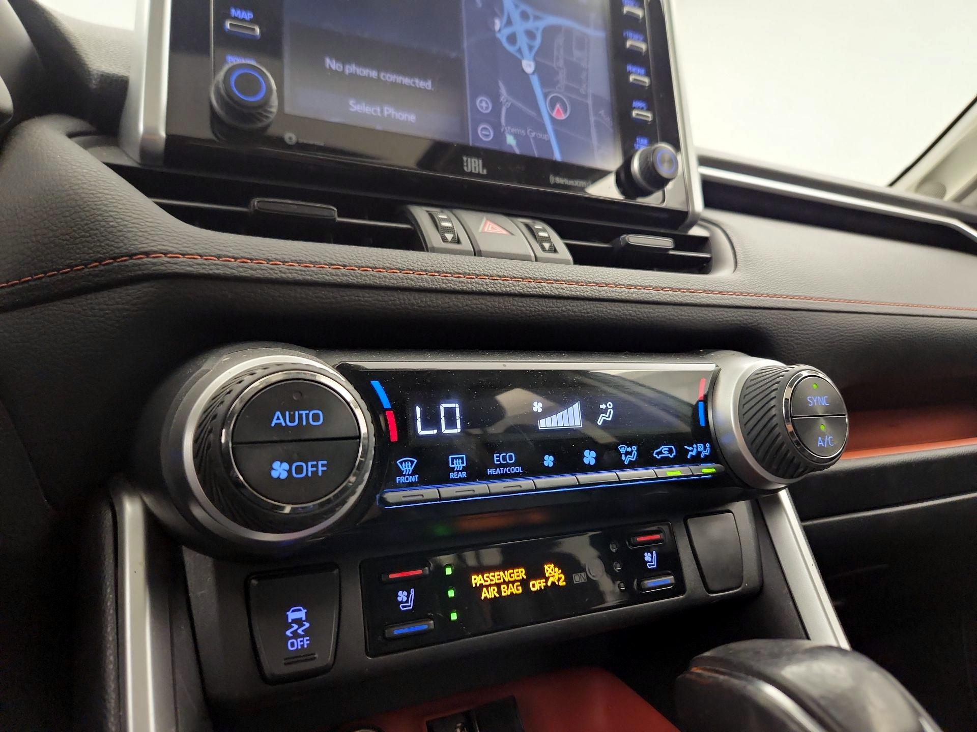 Thumbnail: 2019 Toyota RAV4 - 16