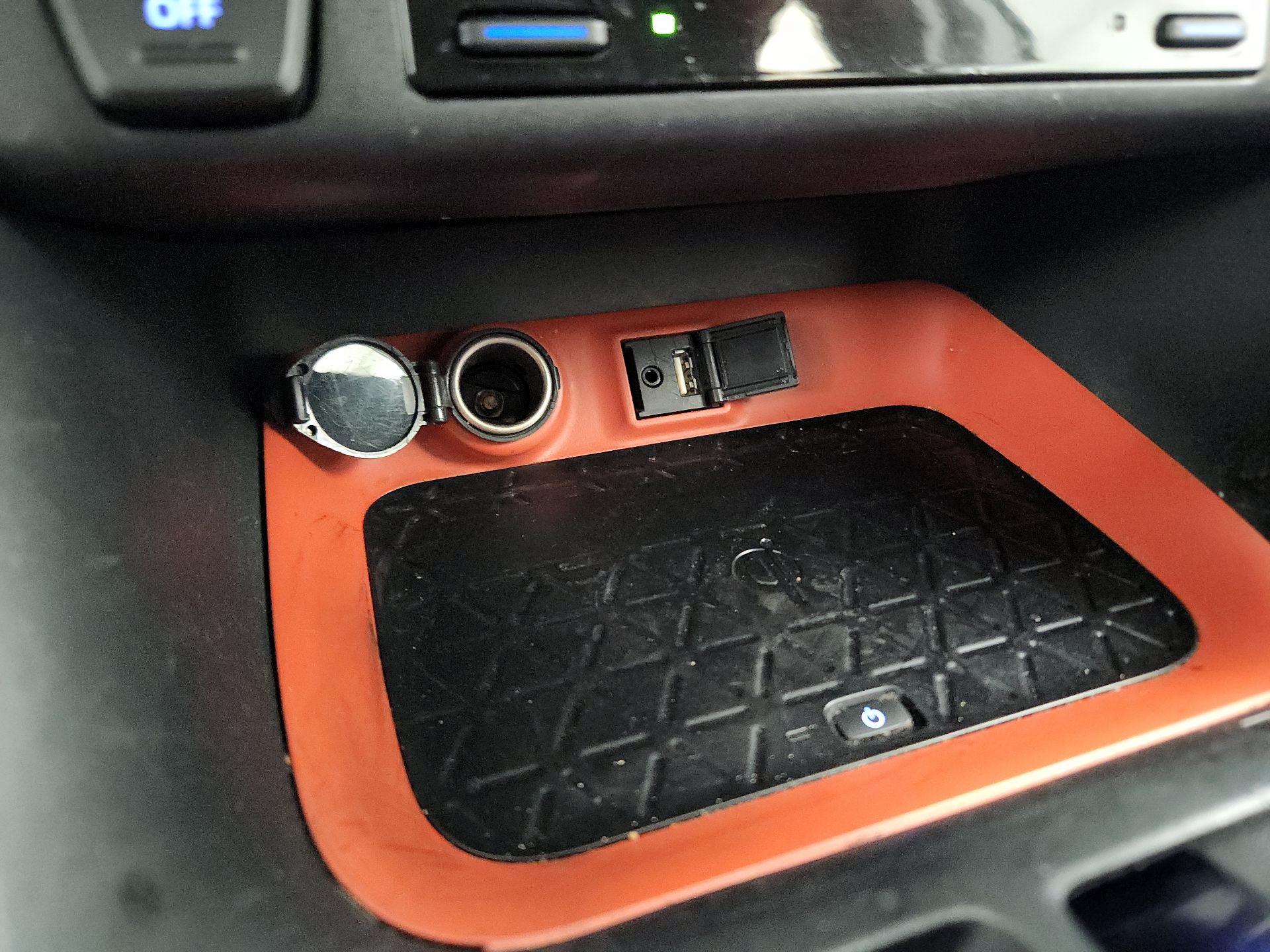 Thumbnail: 2019 Toyota RAV4 - 18