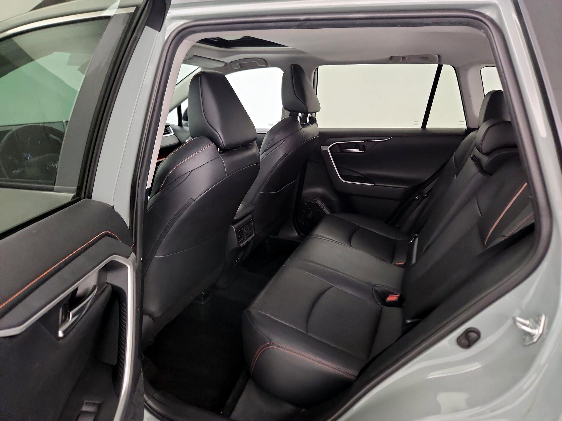 Thumbnail: 2019 Toyota RAV4 - 20