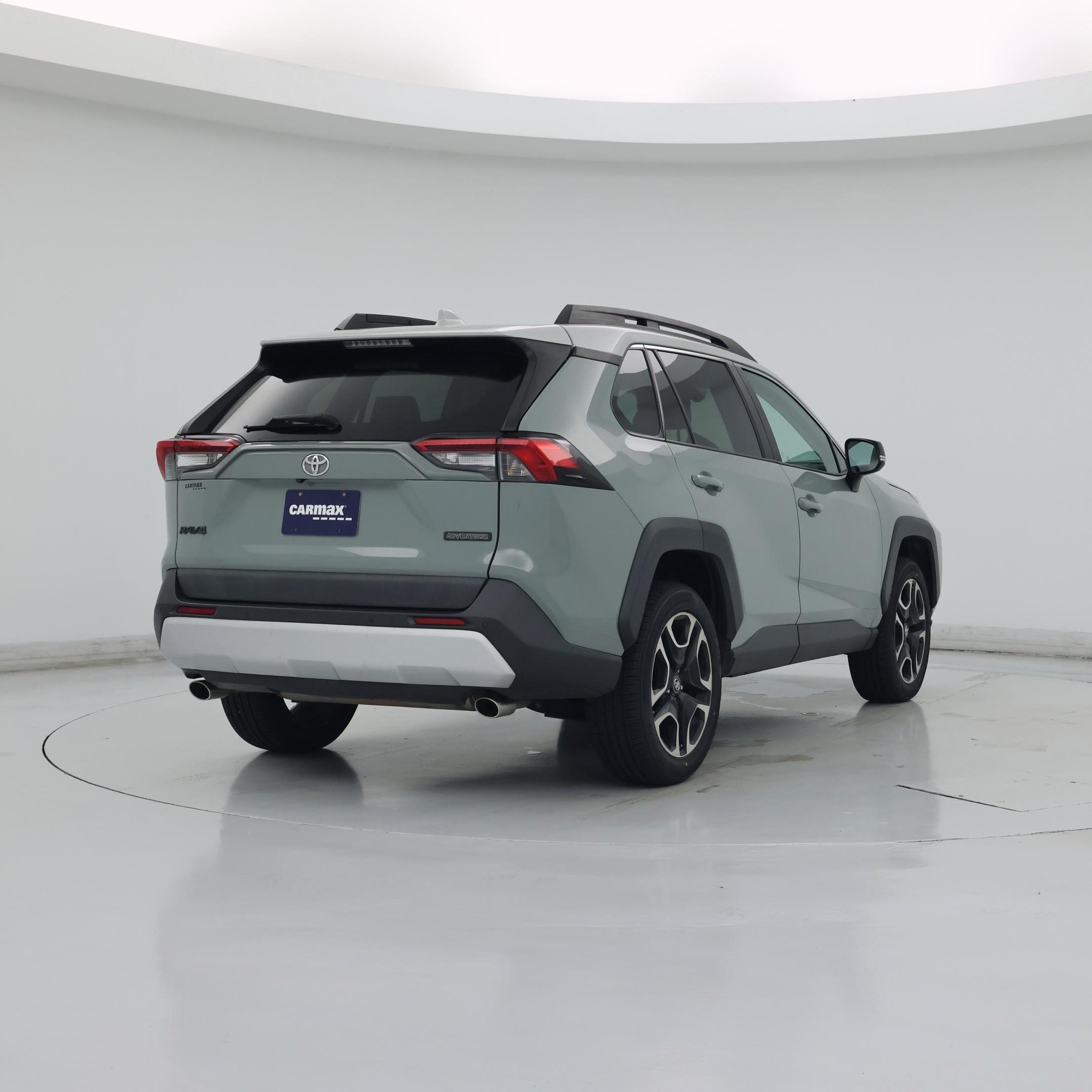 Thumbnail: 2019 Toyota RAV4 - 8