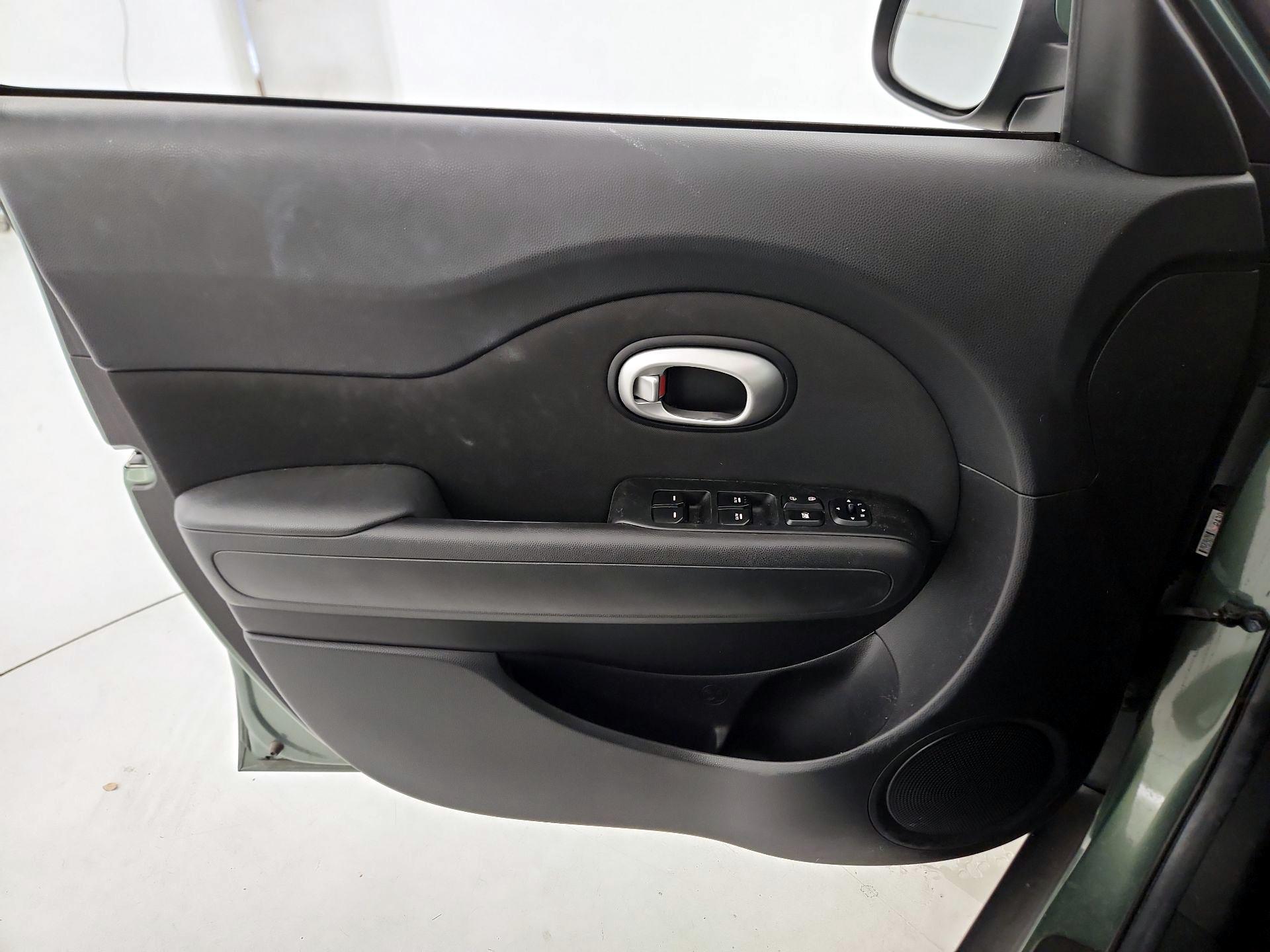 Thumbnail: 2014 Kia Soul - 12