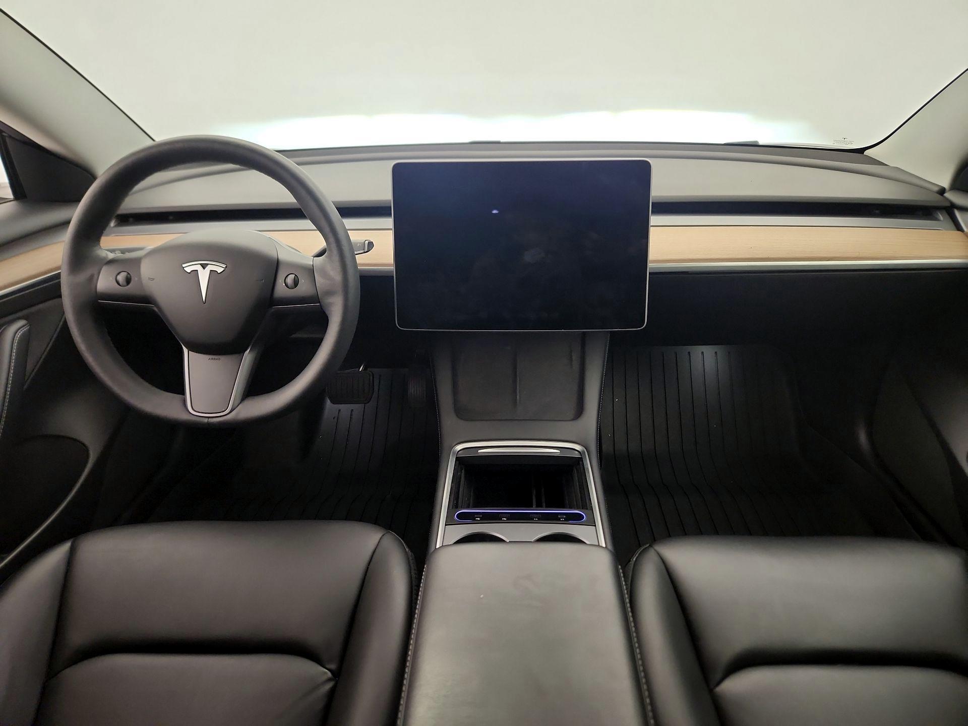 Thumbnail: 2021 Tesla Model 3 - 9