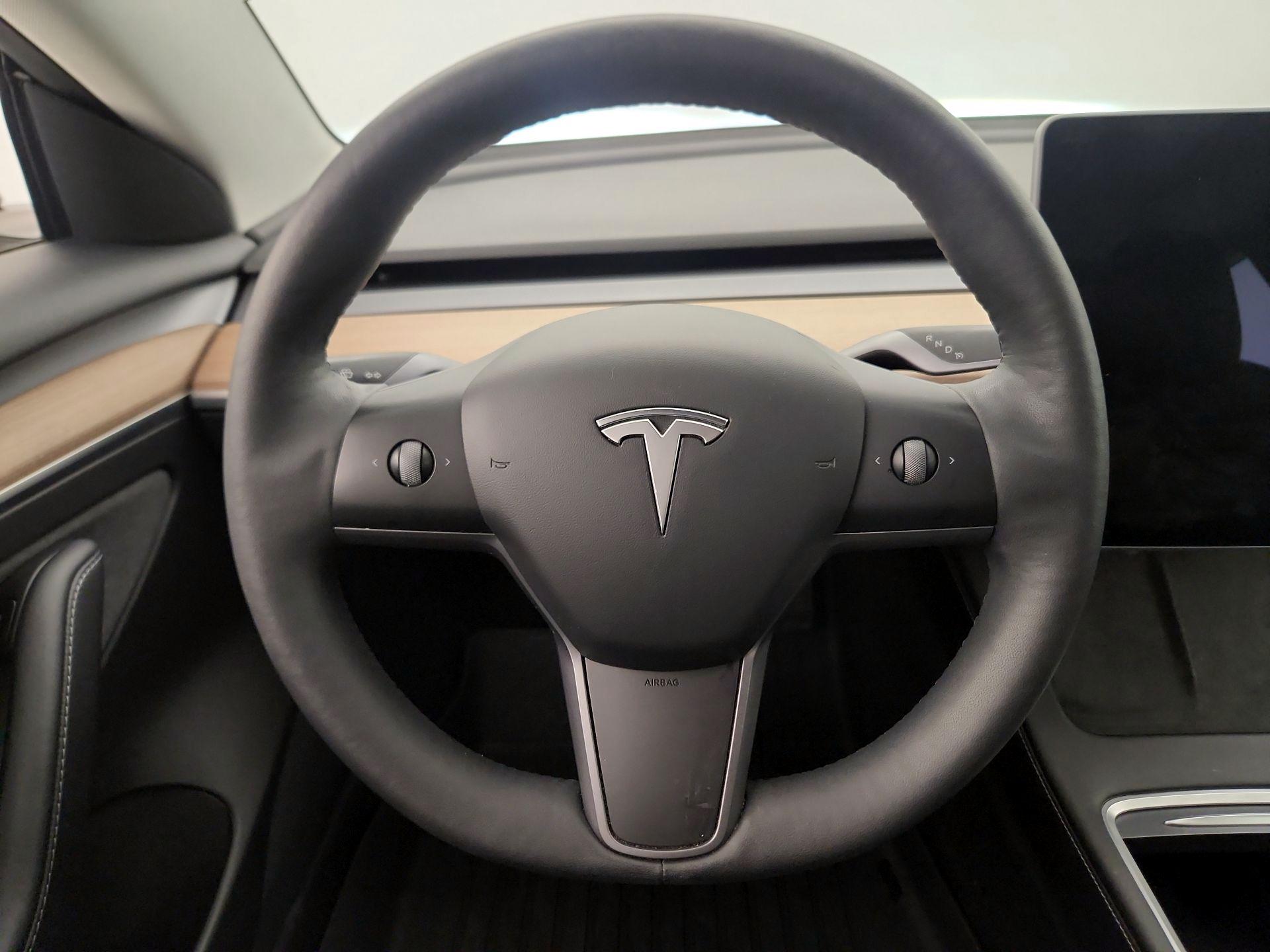 Thumbnail: 2021 Tesla Model 3 - 10