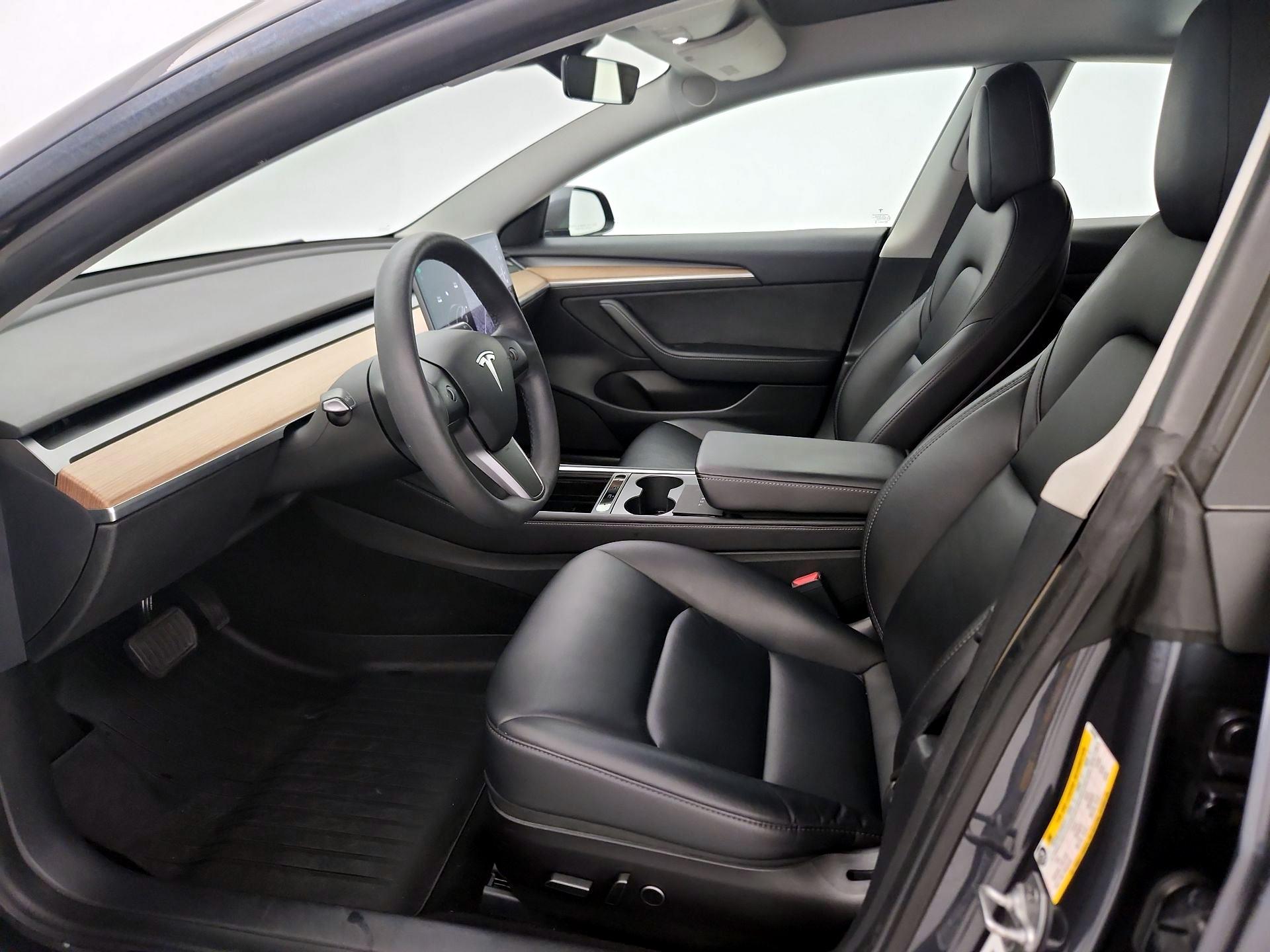 Thumbnail: 2021 Tesla Model 3 - 11