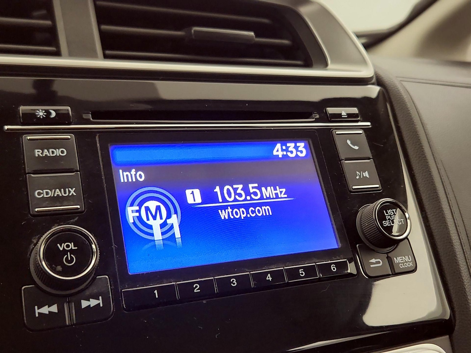 2015 Honda Fit LX - Photo 15
