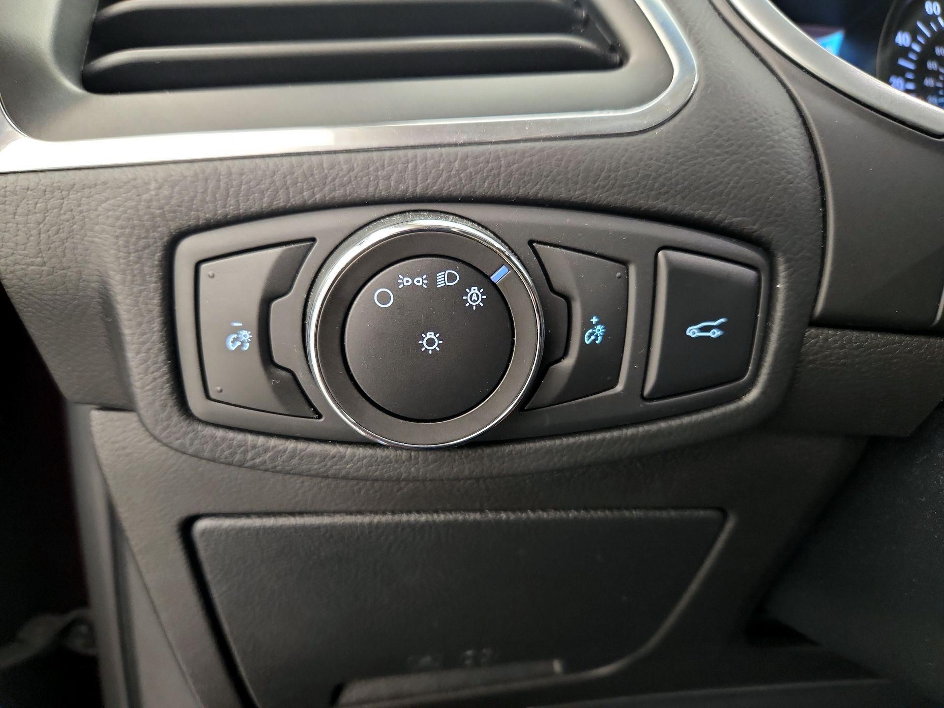 Thumbnail: 2018 Ford Edge - 13