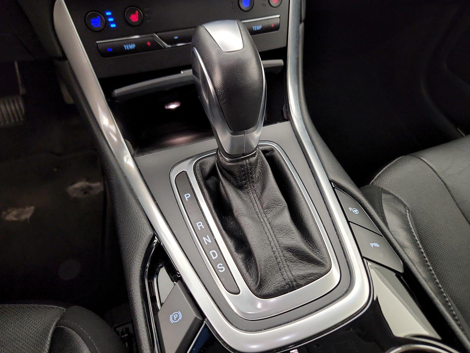 Thumbnail: 2018 Ford Edge - 18