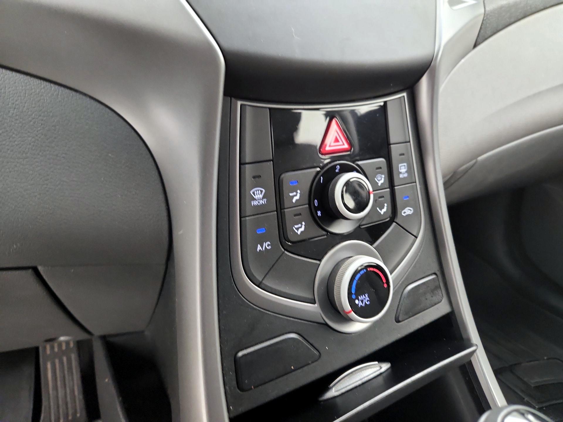 Thumbnail: 2016 Hyundai Elantra - 15