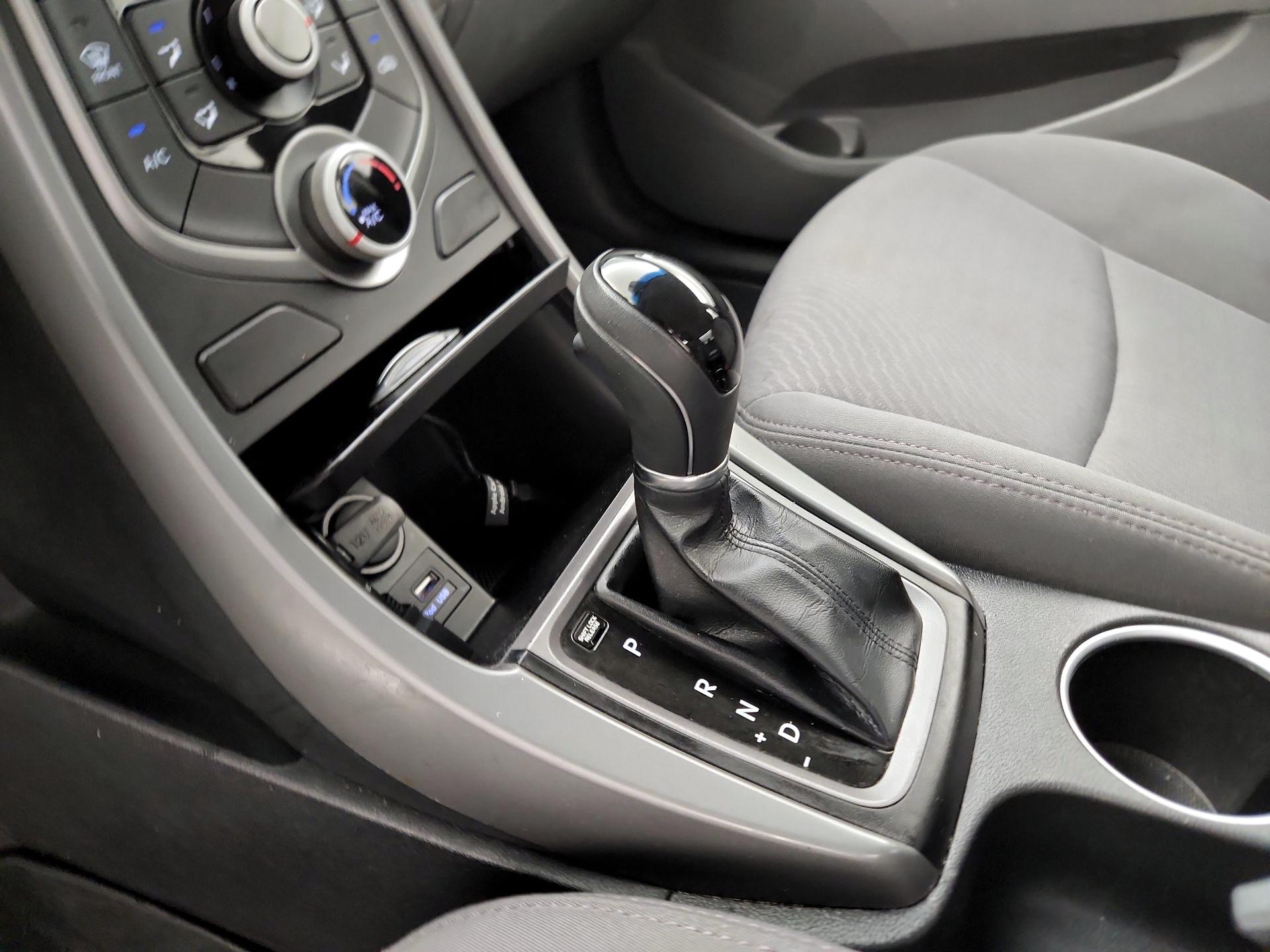 Thumbnail: 2016 Hyundai Elantra - 16