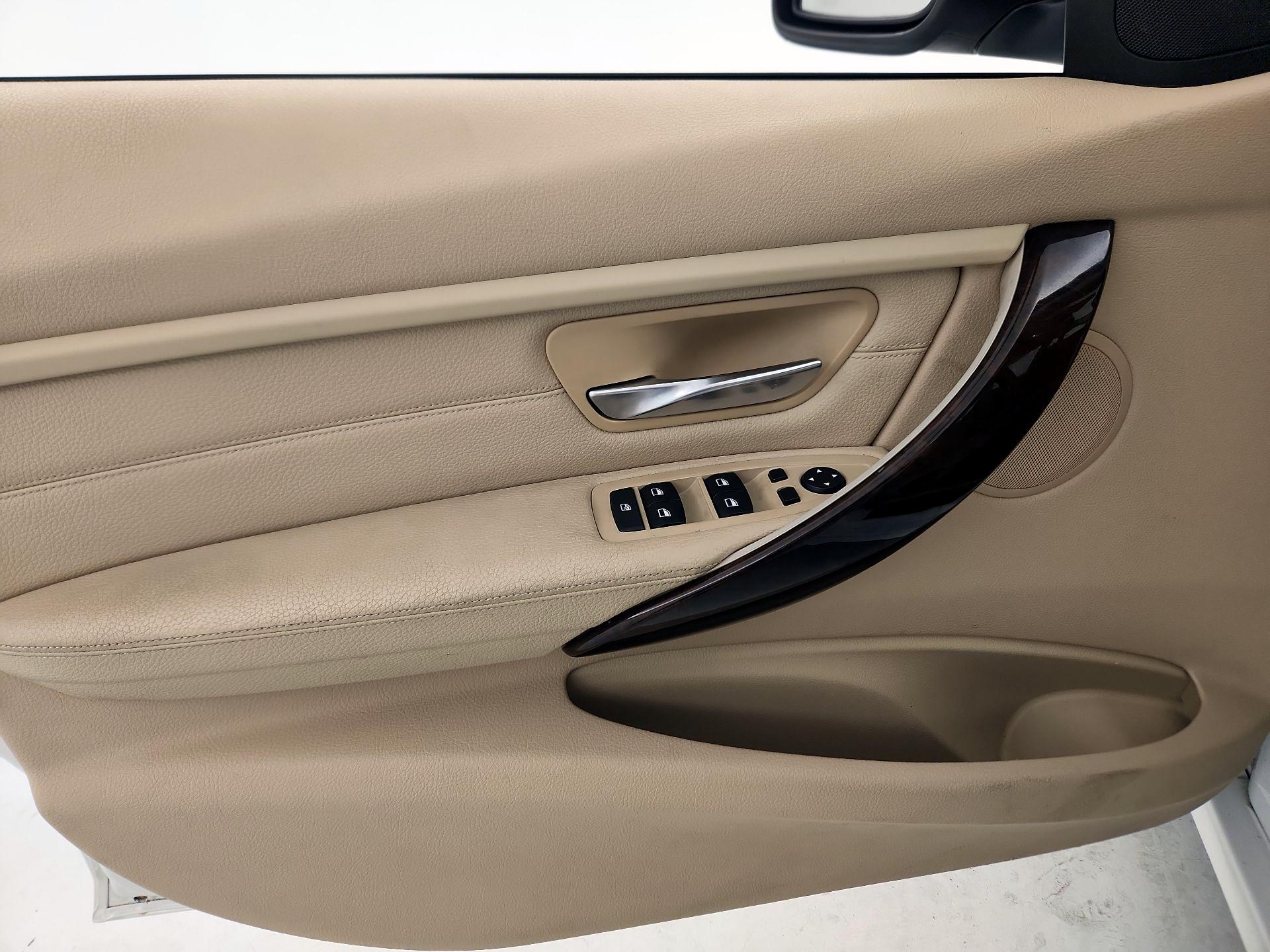 Thumbnail: 2014 BMW 3 Series - 10