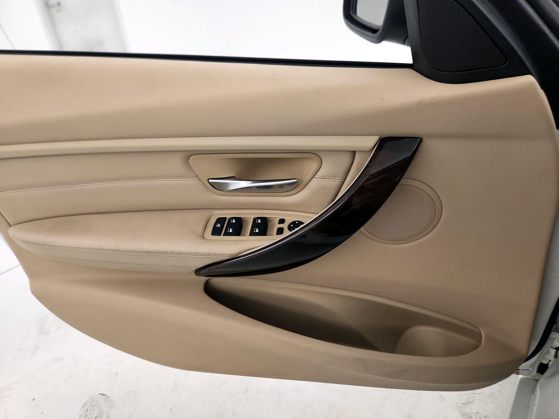 Thumbnail: 2014 BMW 3 Series - 11
