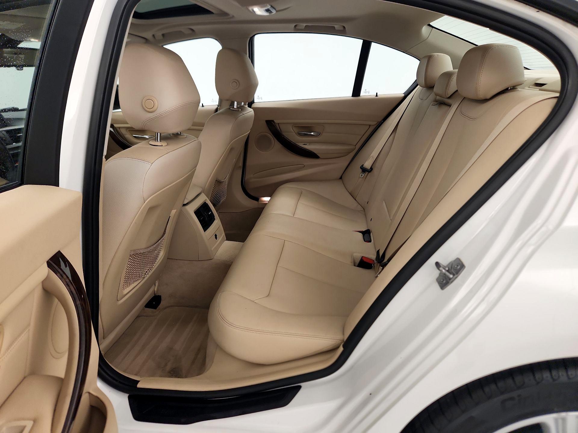Thumbnail: 2014 BMW 3 Series - 17