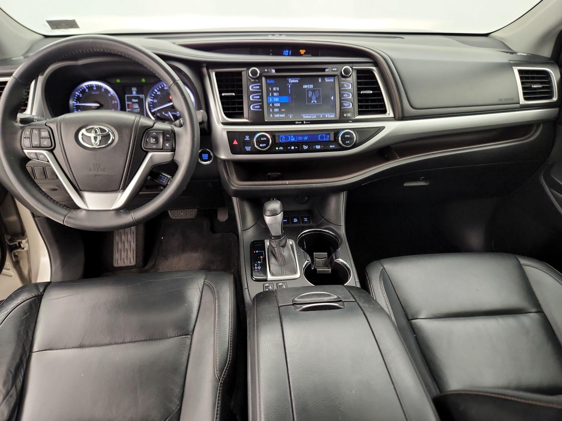 Thumbnail: 2015 Toyota Highlander - 9