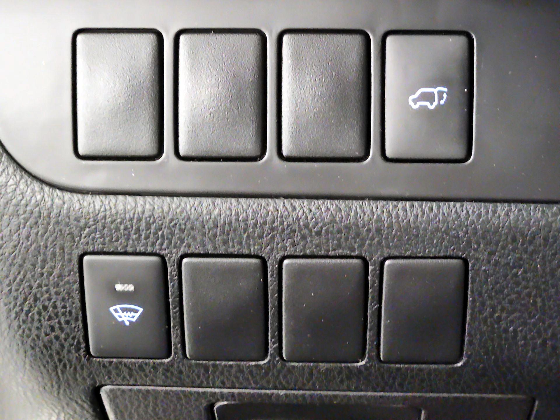 Thumbnail: 2015 Toyota Highlander - 13