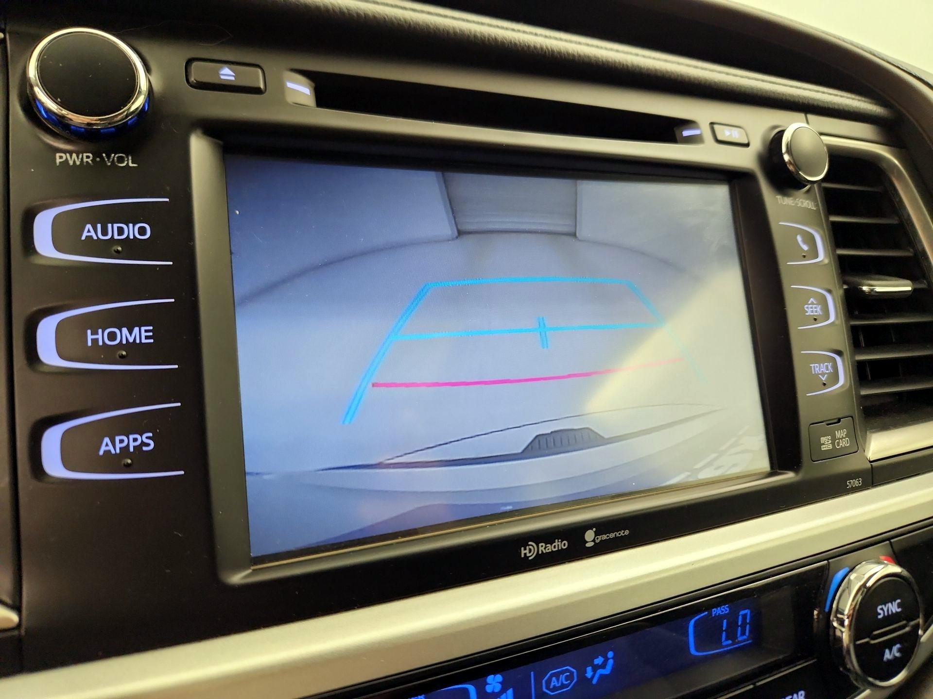 Thumbnail: 2015 Toyota Highlander - 15