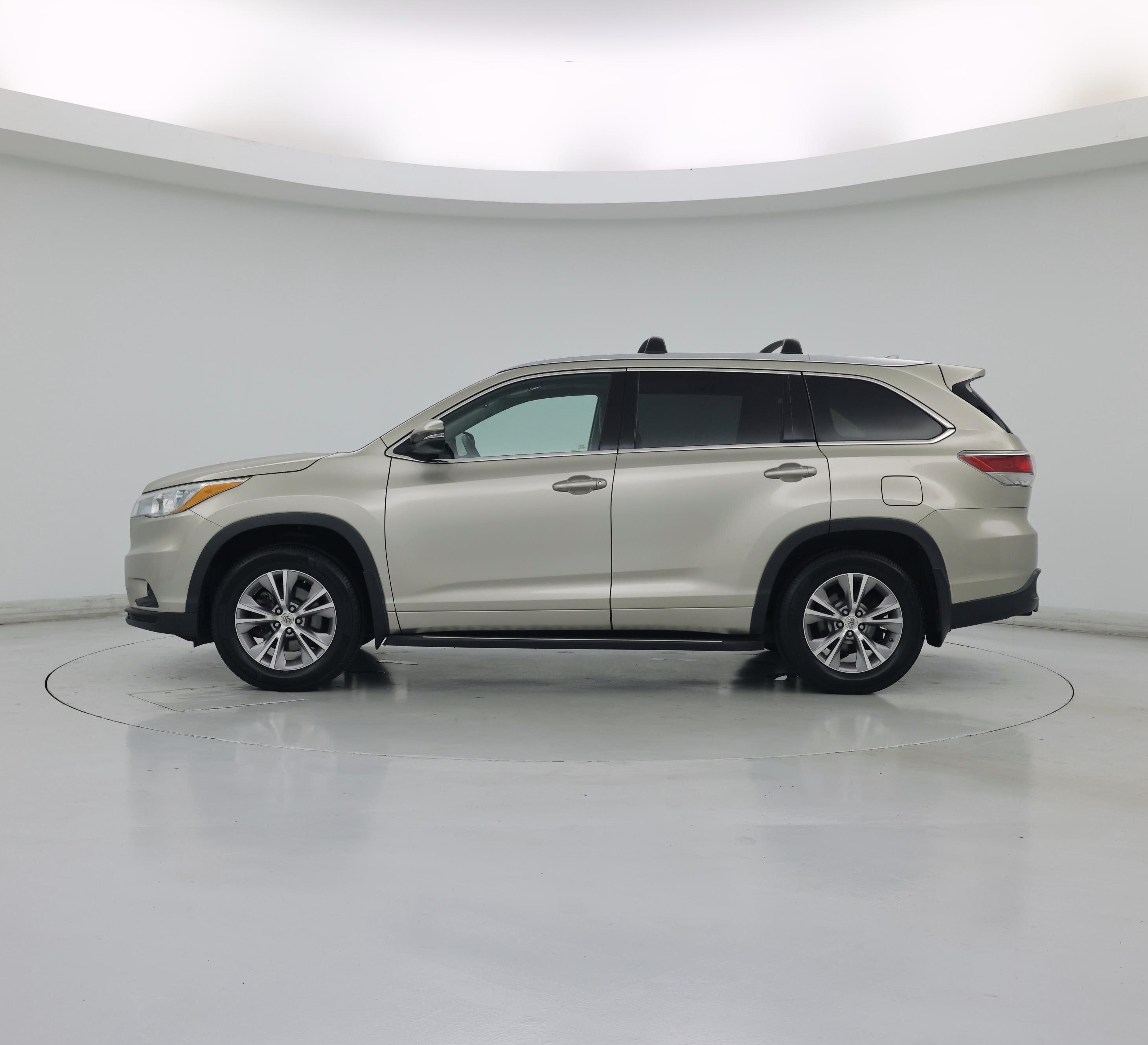Thumbnail: 2015 Toyota Highlander - 3