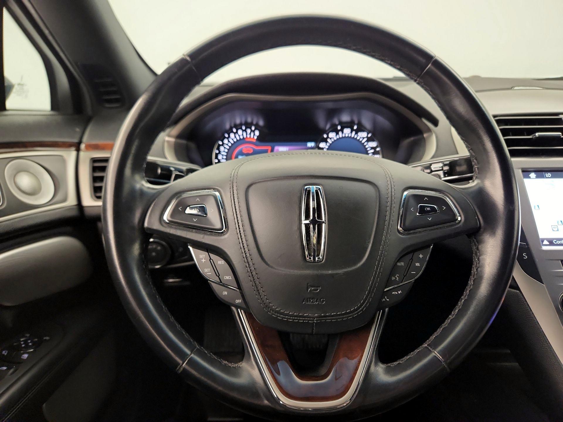Thumbnail: 2017 Lincoln MKZ - 10