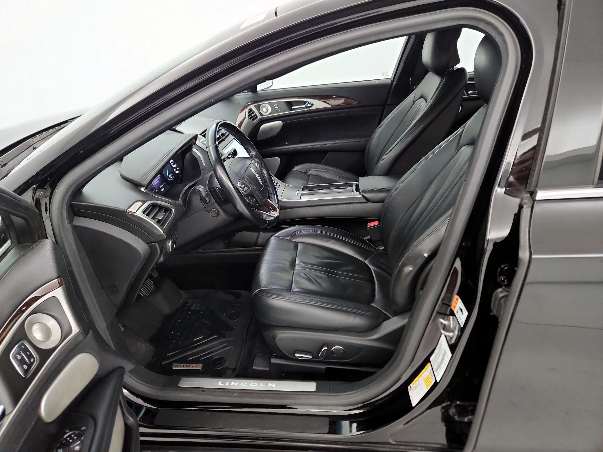 Thumbnail: 2017 Lincoln MKZ - 11