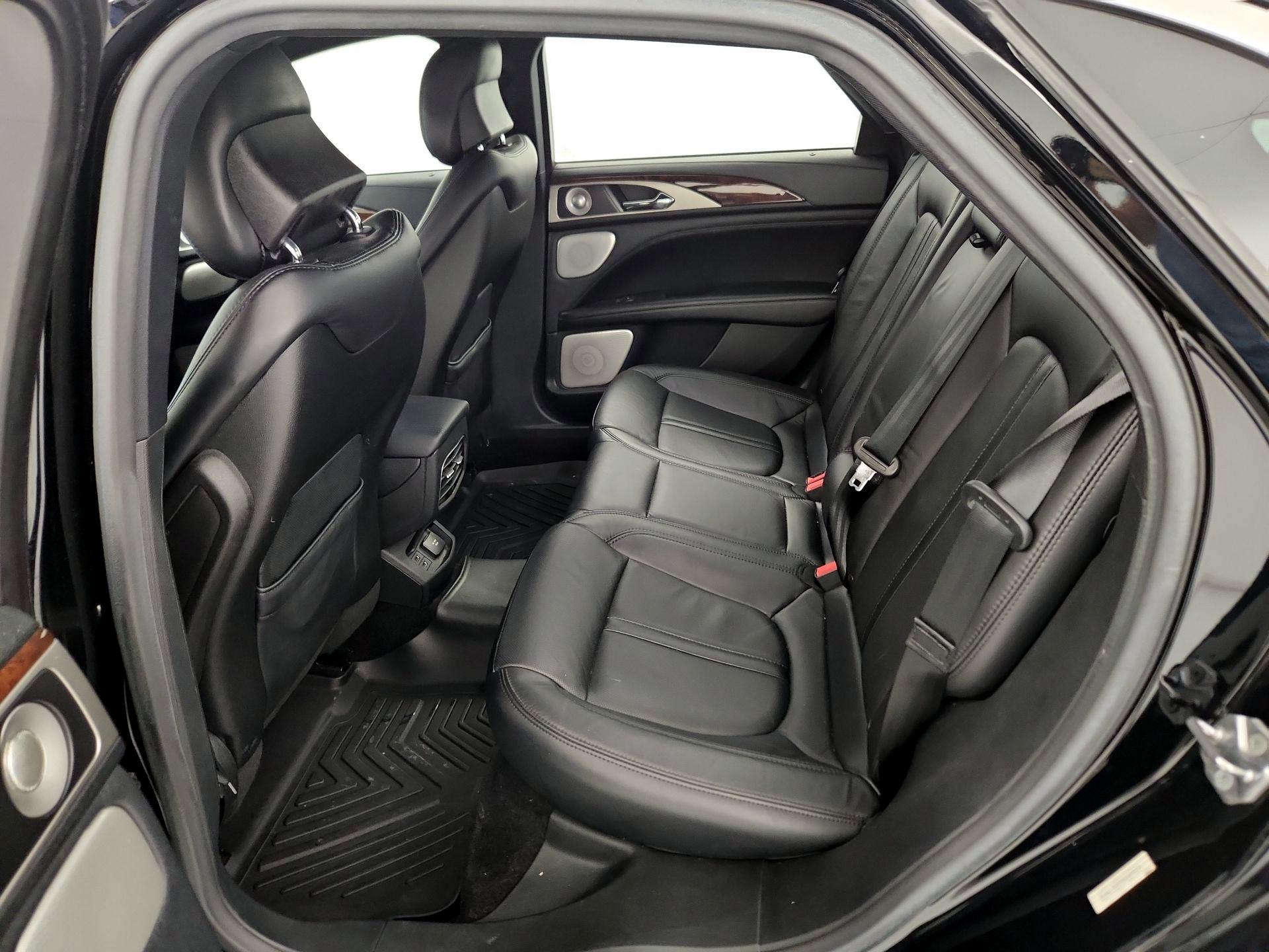Thumbnail: 2017 Lincoln MKZ - 20