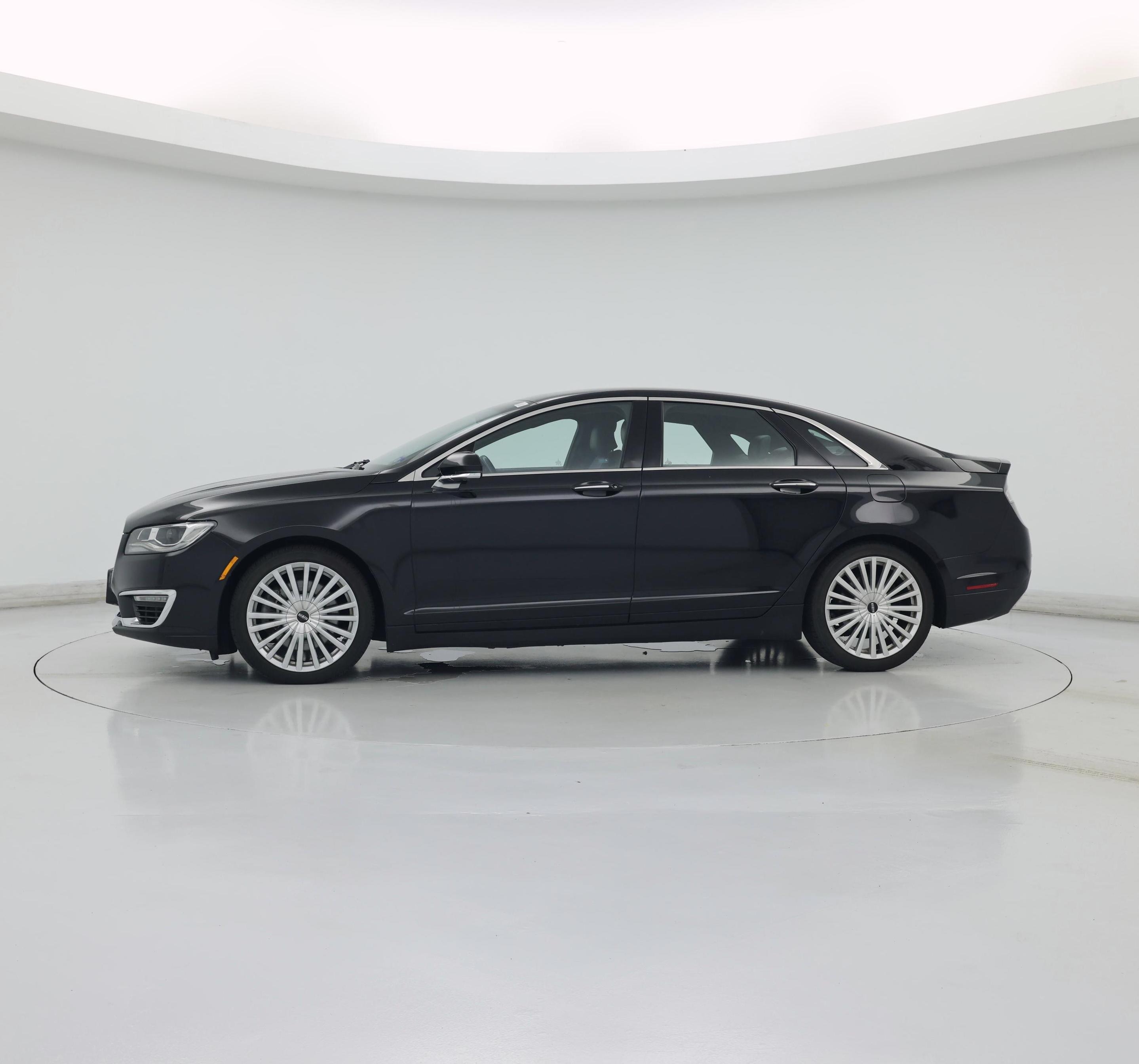 Thumbnail: 2017 Lincoln MKZ - 3
