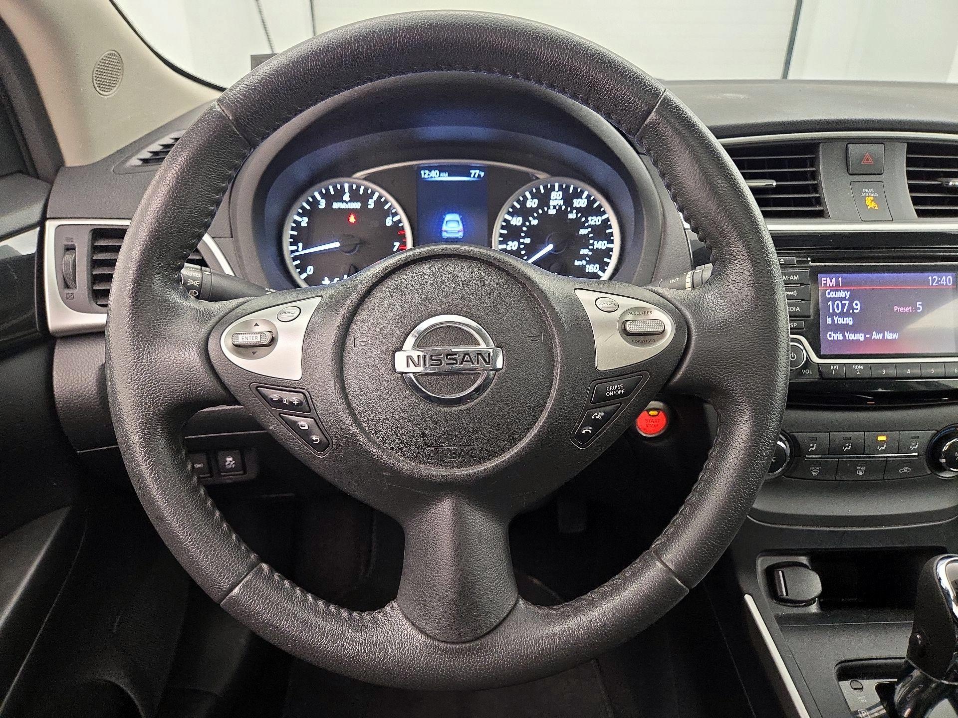 Thumbnail: 2017 Nissan Sentra - 10