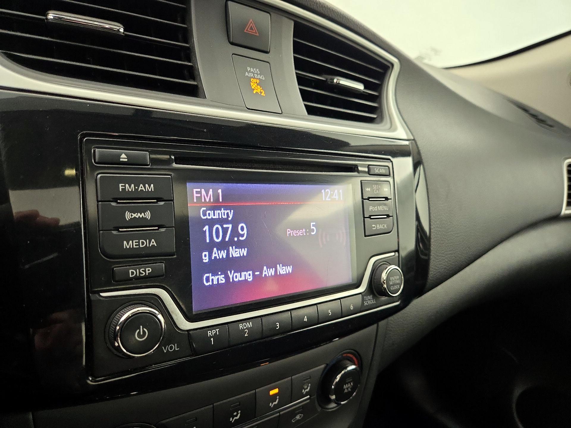 Thumbnail: 2017 Nissan Sentra - 15
