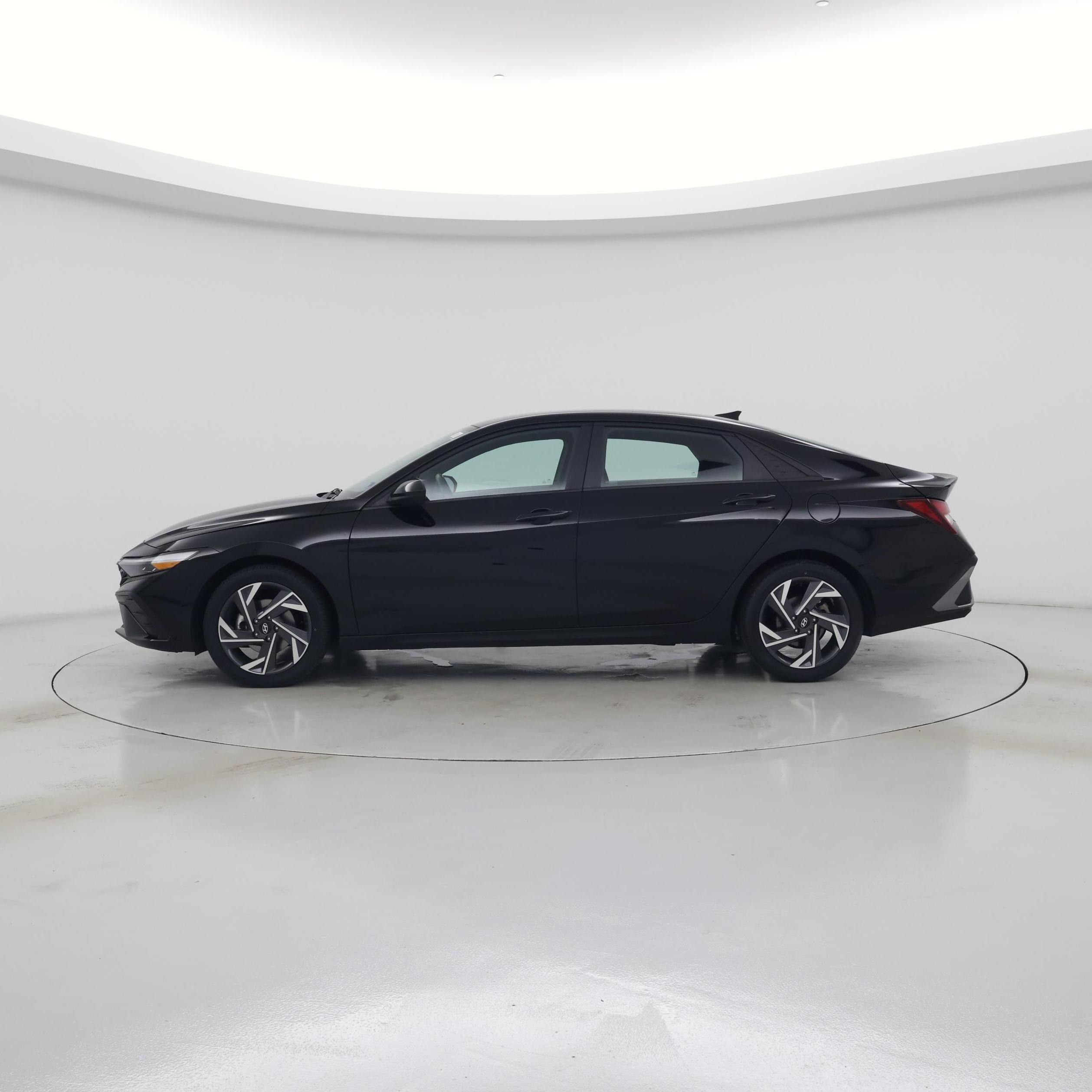 Thumbnail: 2025 Hyundai Elantra - 3