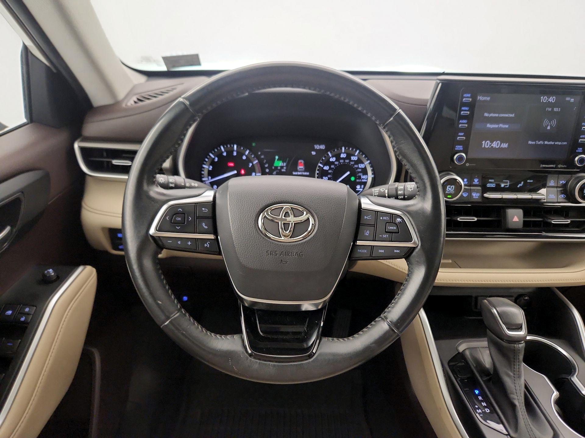 Thumbnail: 2021 Toyota Highlander - 10
