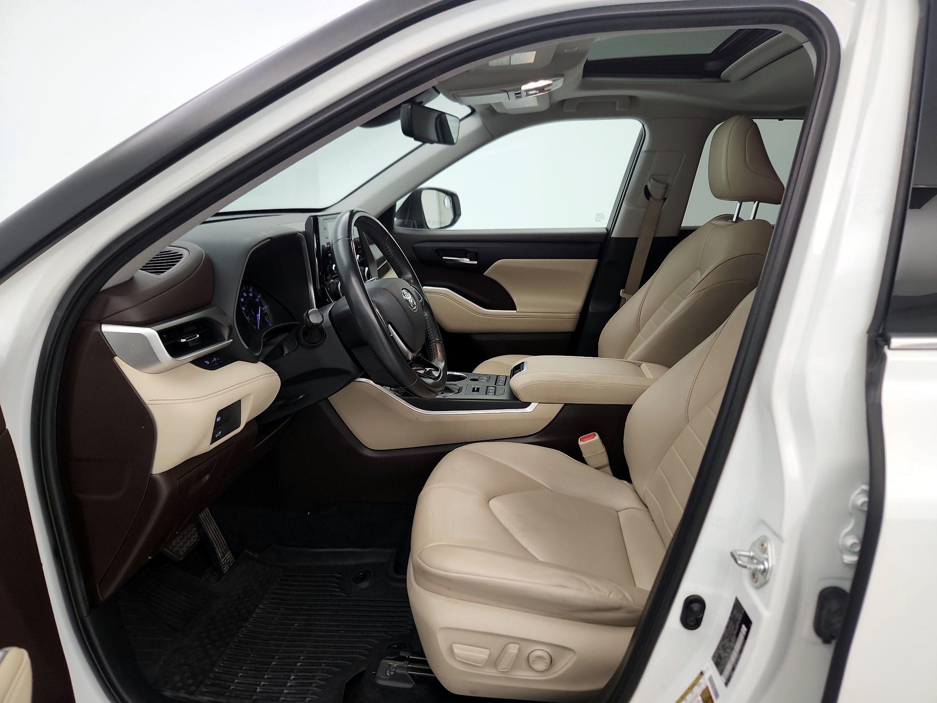 Thumbnail: 2021 Toyota Highlander - 11