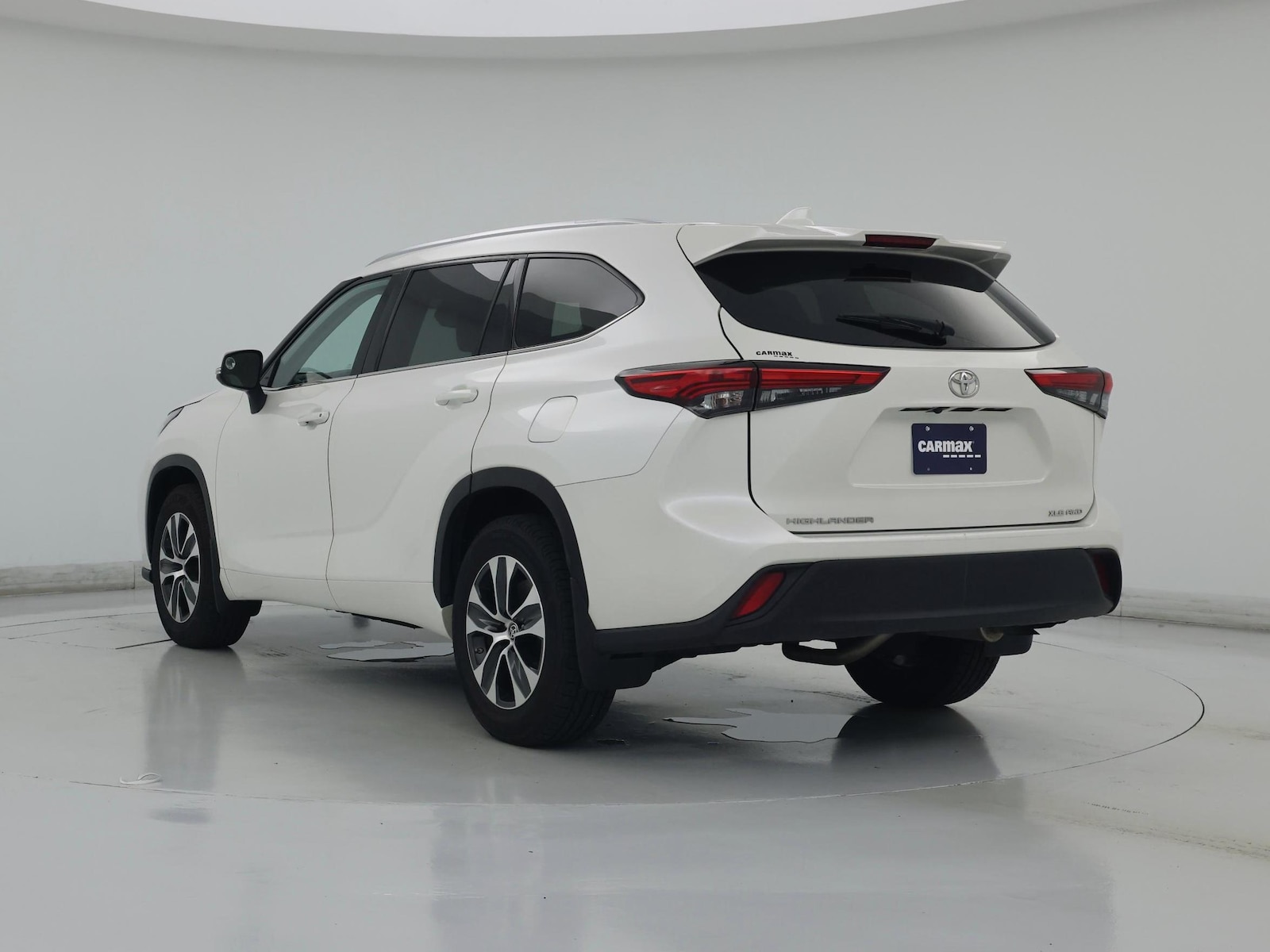 2021 Toyota Highlander XLE - Photo 3