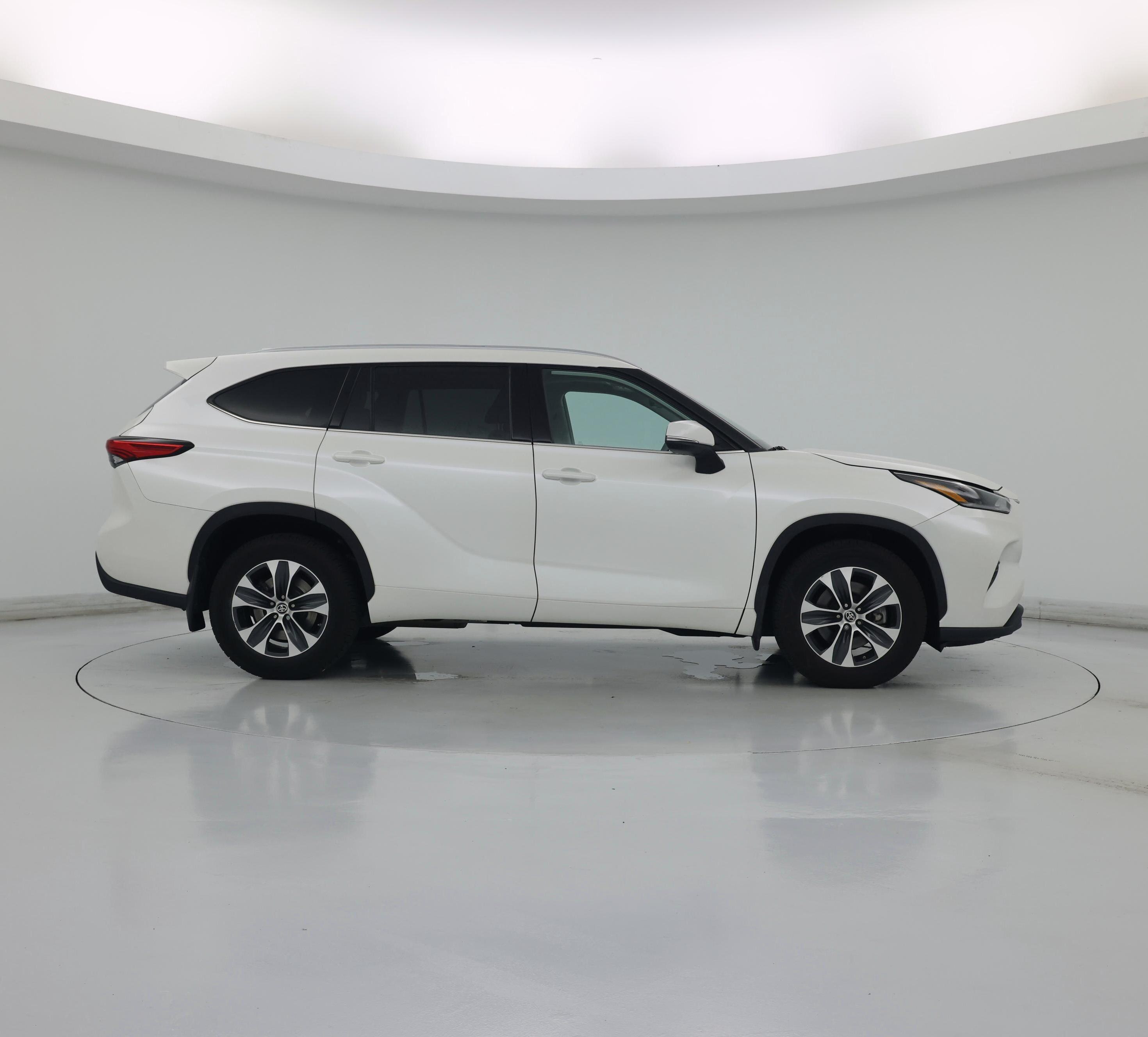 Thumbnail: 2021 Toyota Highlander - 7