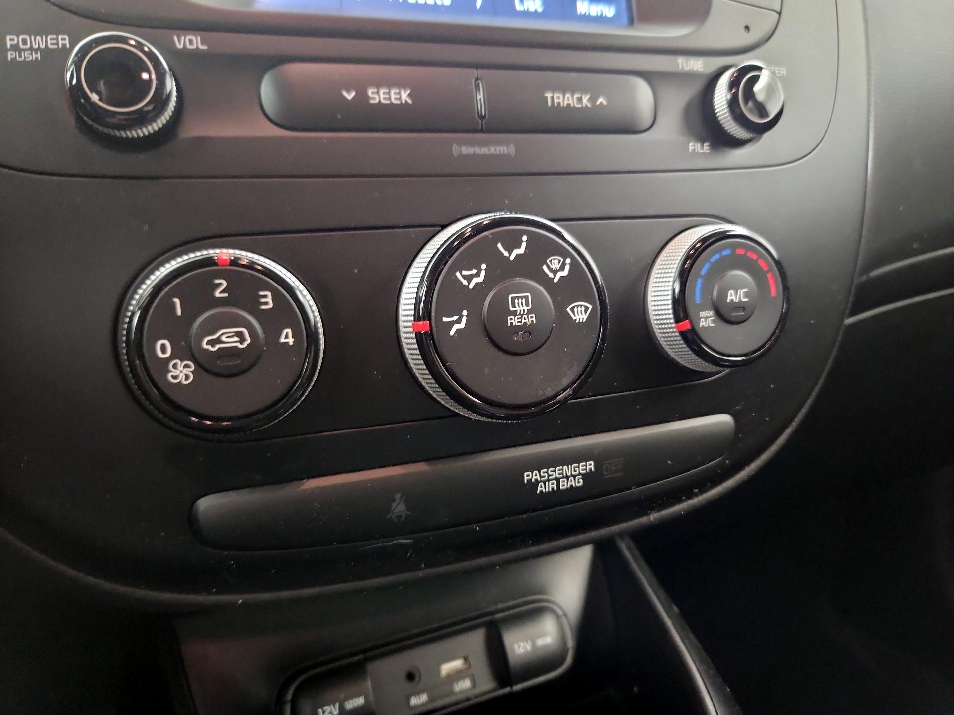 Thumbnail: 2019 Kia Soul - 16