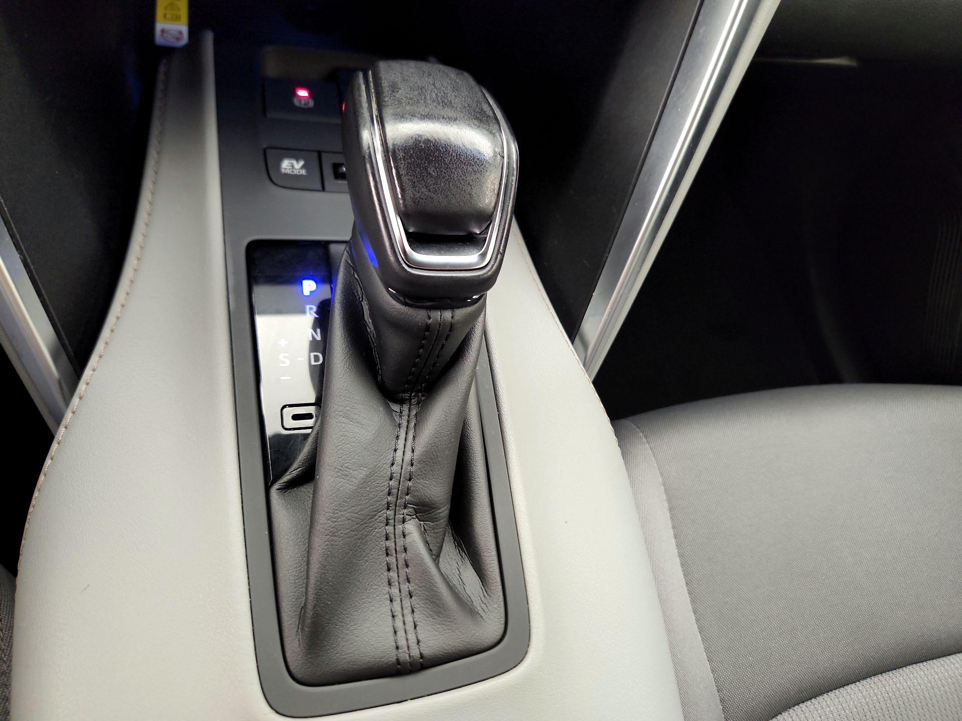 Thumbnail: 2021 Toyota Venza - 18
