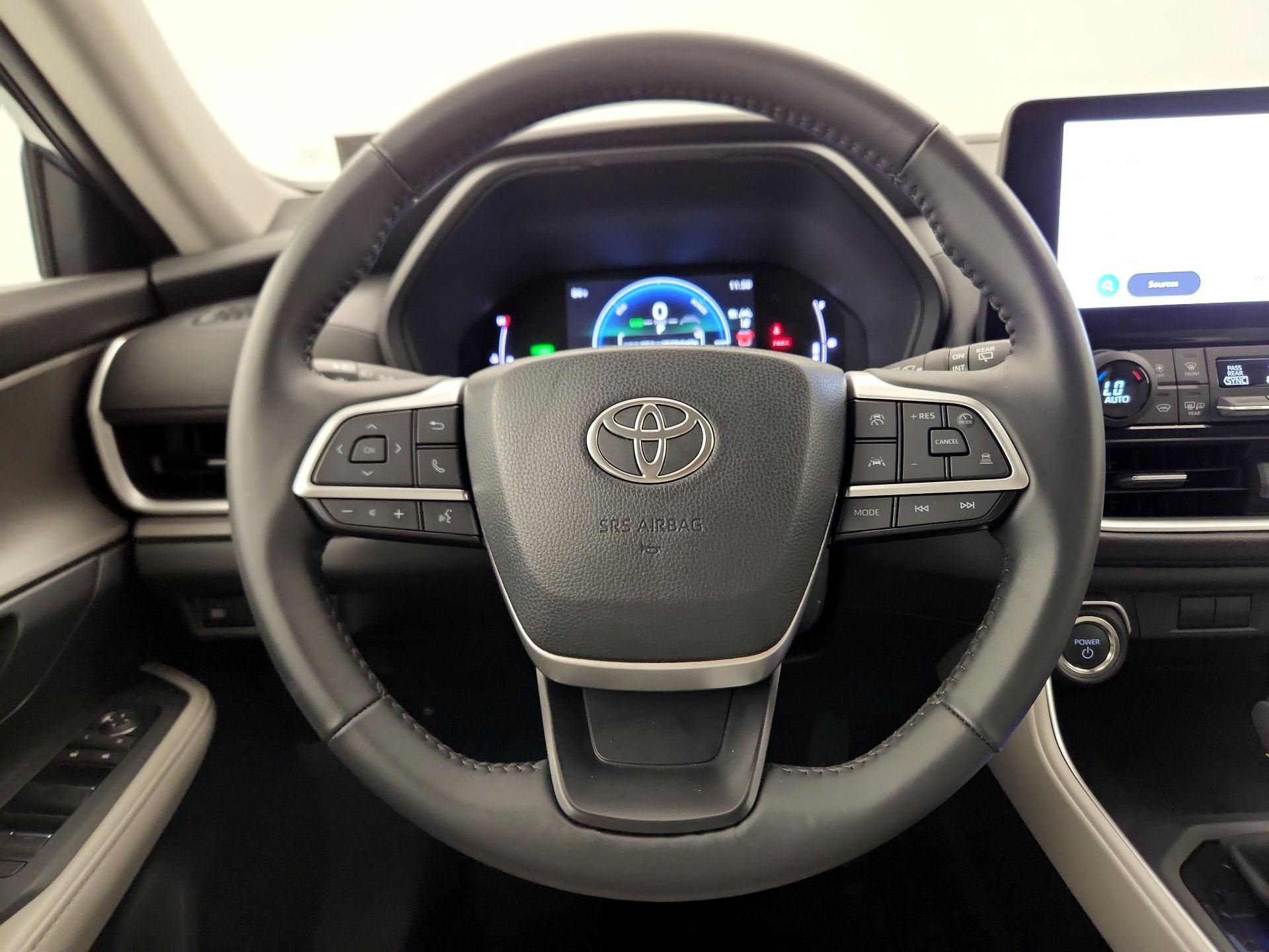 Thumbnail: 2026 Toyota Highlander - 10