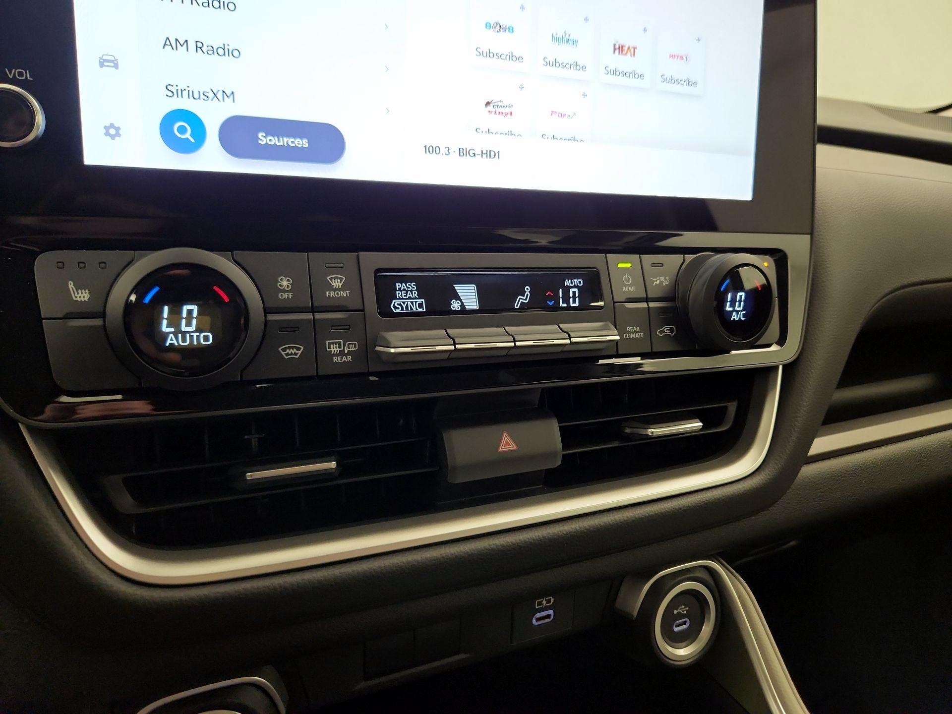 Thumbnail: 2026 Toyota Highlander - 16