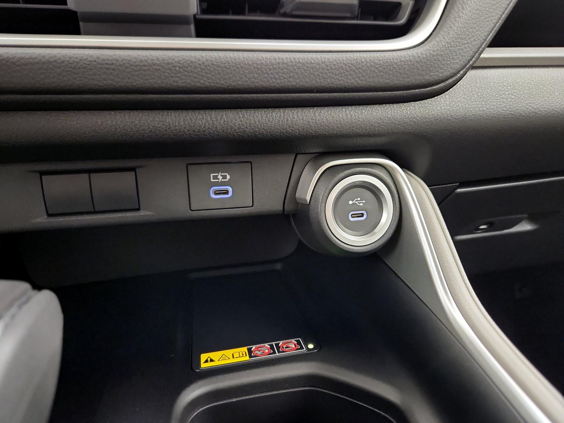 Thumbnail: 2026 Toyota Highlander - 18