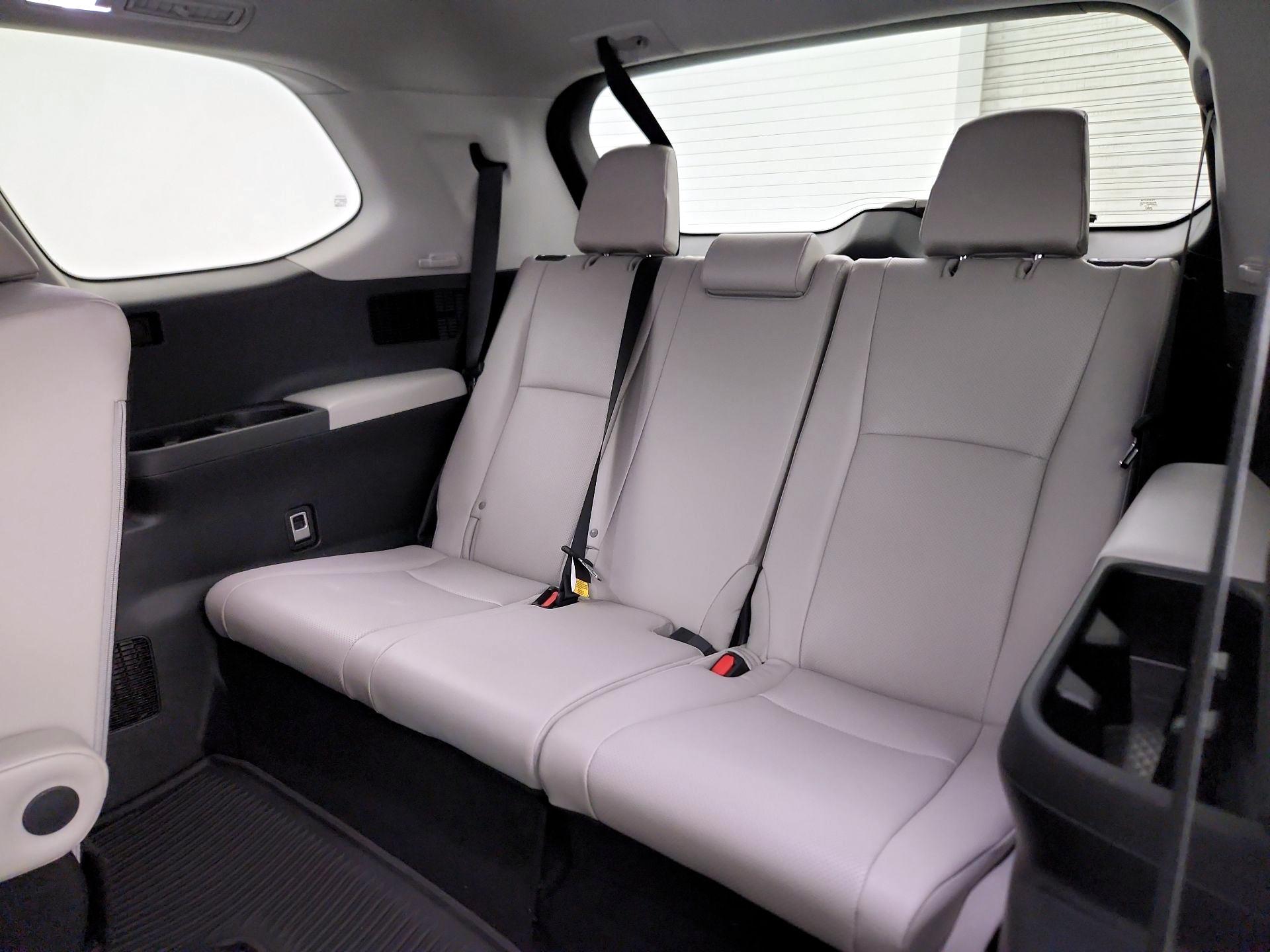 Thumbnail: 2026 Toyota Highlander - 20