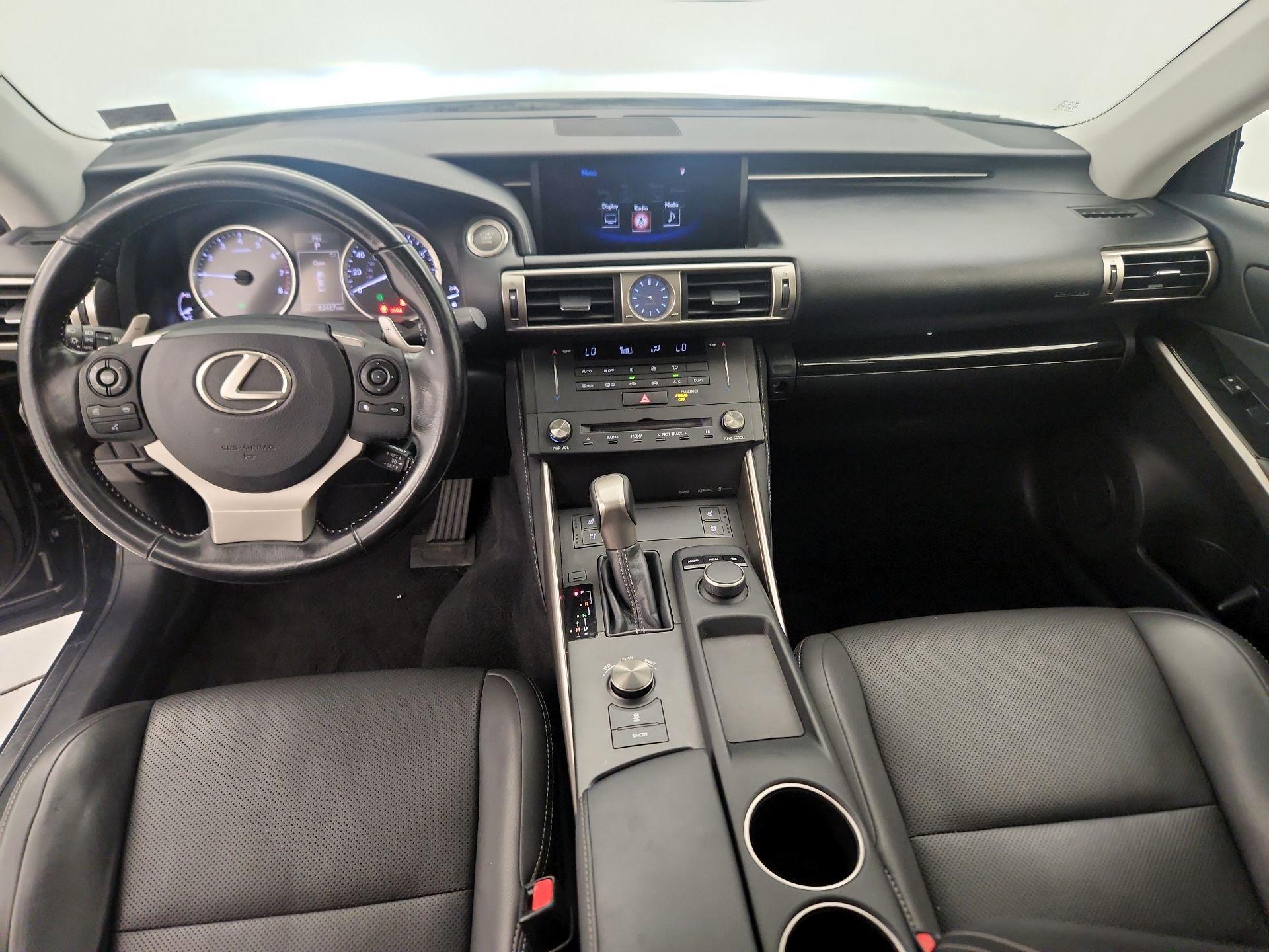 Thumbnail: 2016 Lexus IS - 9