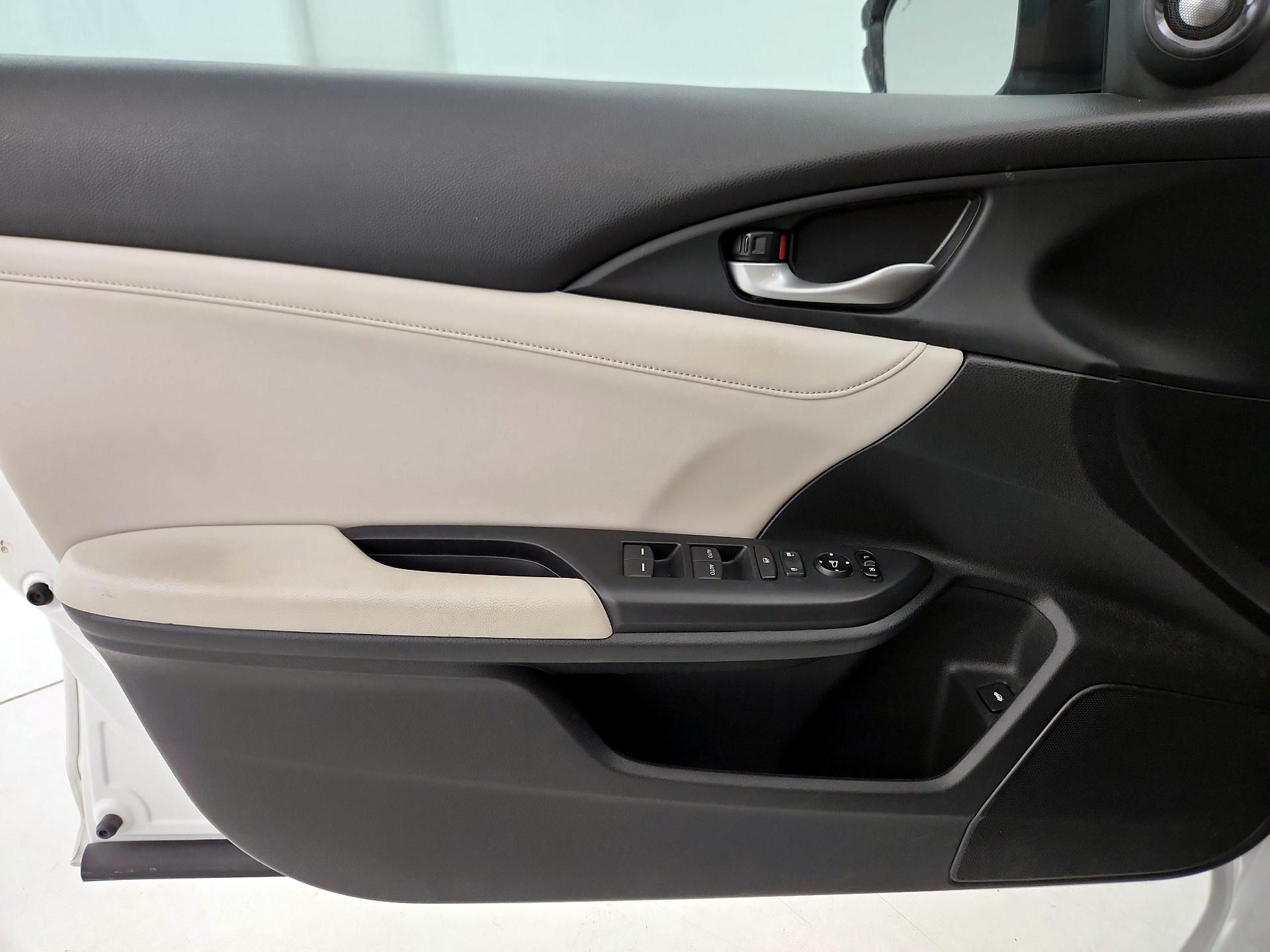 Thumbnail: 2021 Honda Insight - 12