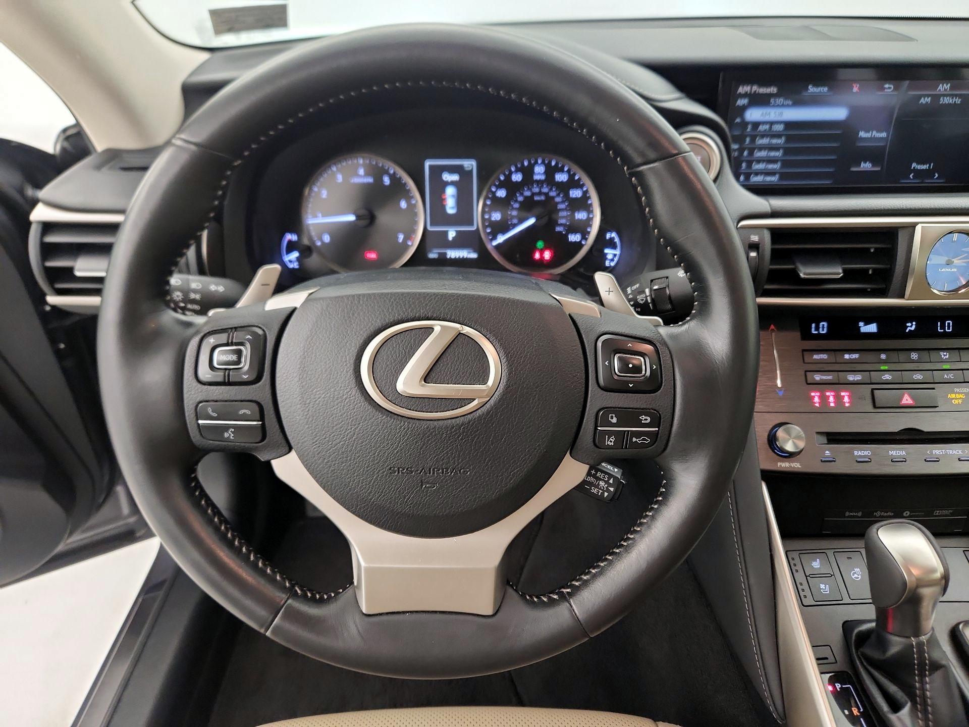 Thumbnail: 2019 Lexus IS - 10